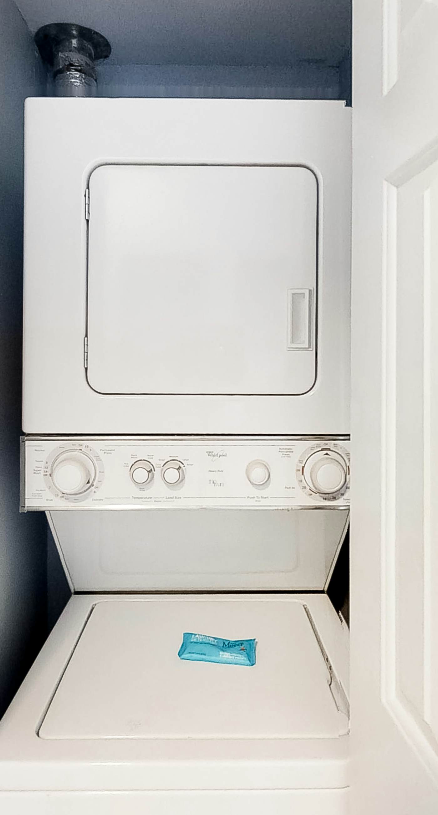 Amazing Condo in Gulf-Front Condo Featuring a Shared Pool, Free WiFi, Central AC