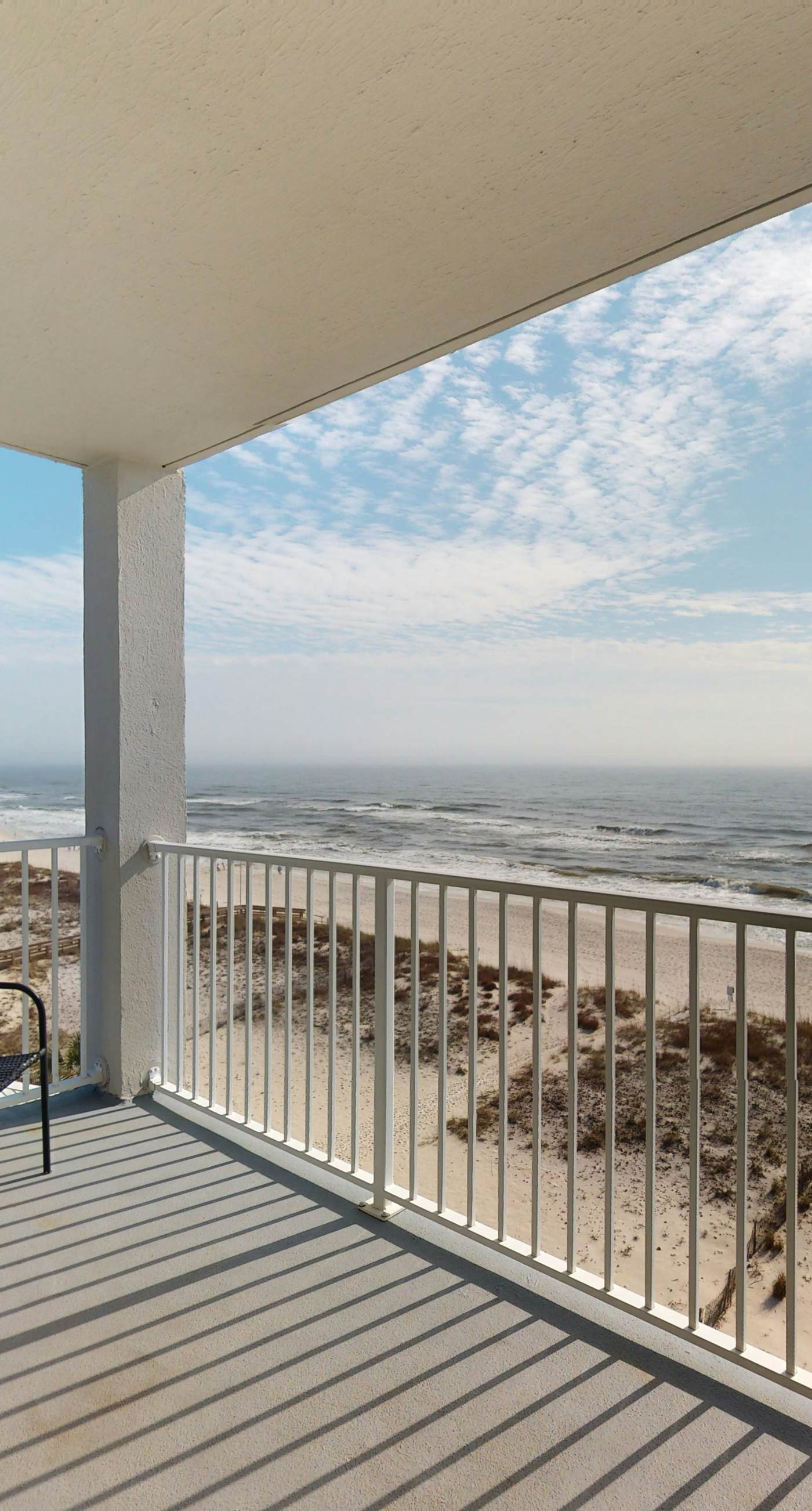 Amazing Condo in Gulf-Front Condo Featuring a Shared Pool, Free WiFi, Central AC