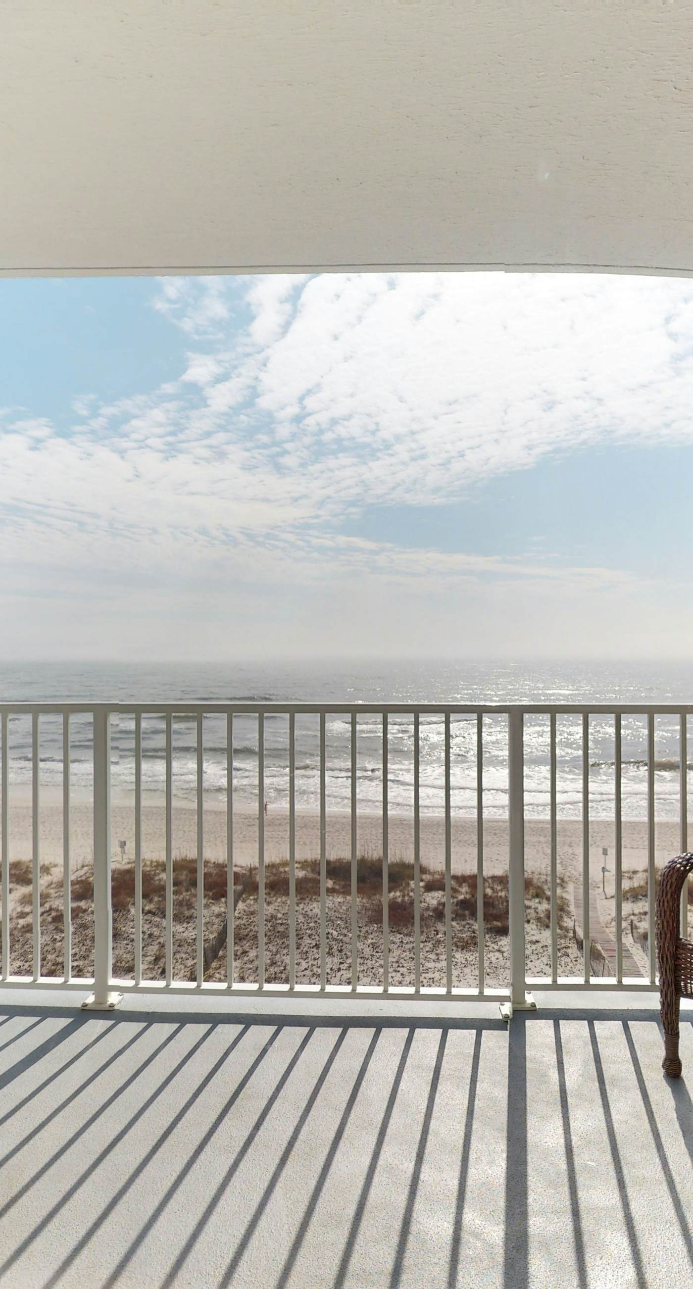 Amazing Condo in Gulf-Front Condo Featuring a Shared Pool, Free WiFi, Central AC