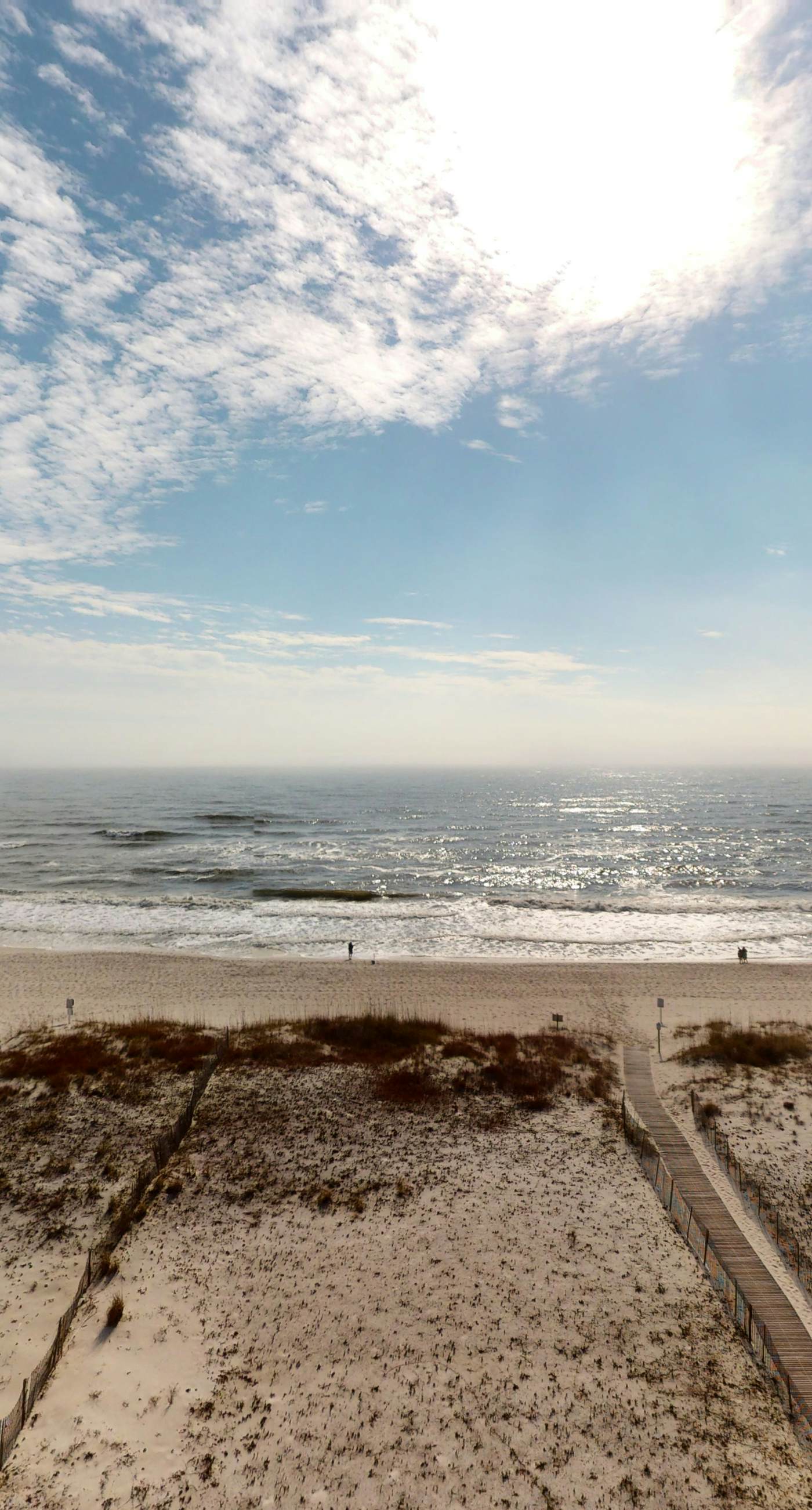 Amazing Condo in Gulf-Front Condo Featuring a Shared Pool, Free WiFi, Central AC