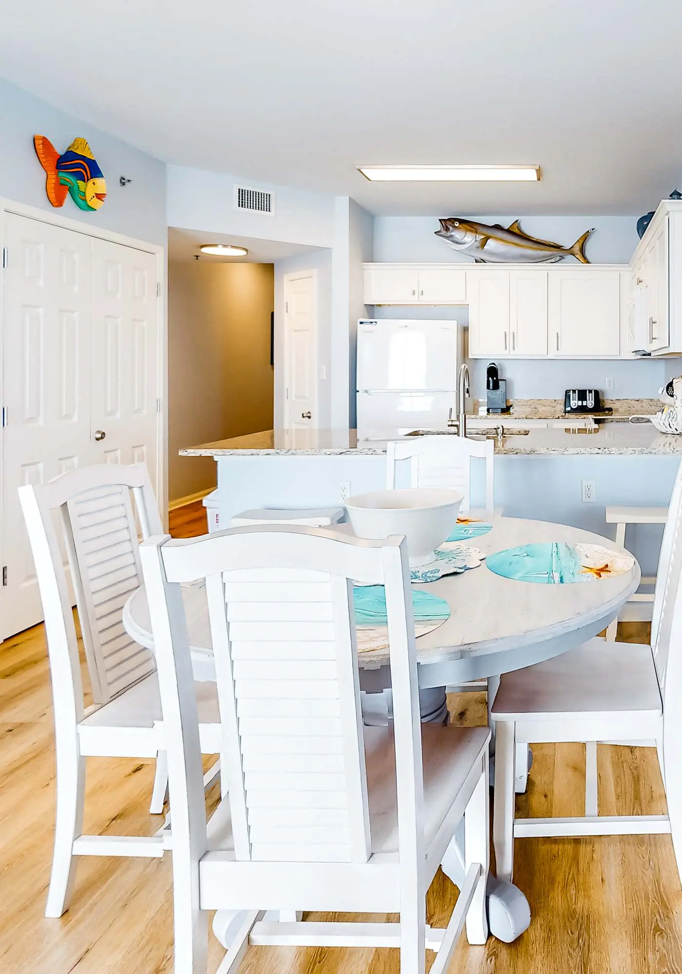 Amazing Condo in Gulf-Front Condo Featuring a Shared Pool, Free WiFi, Central AC