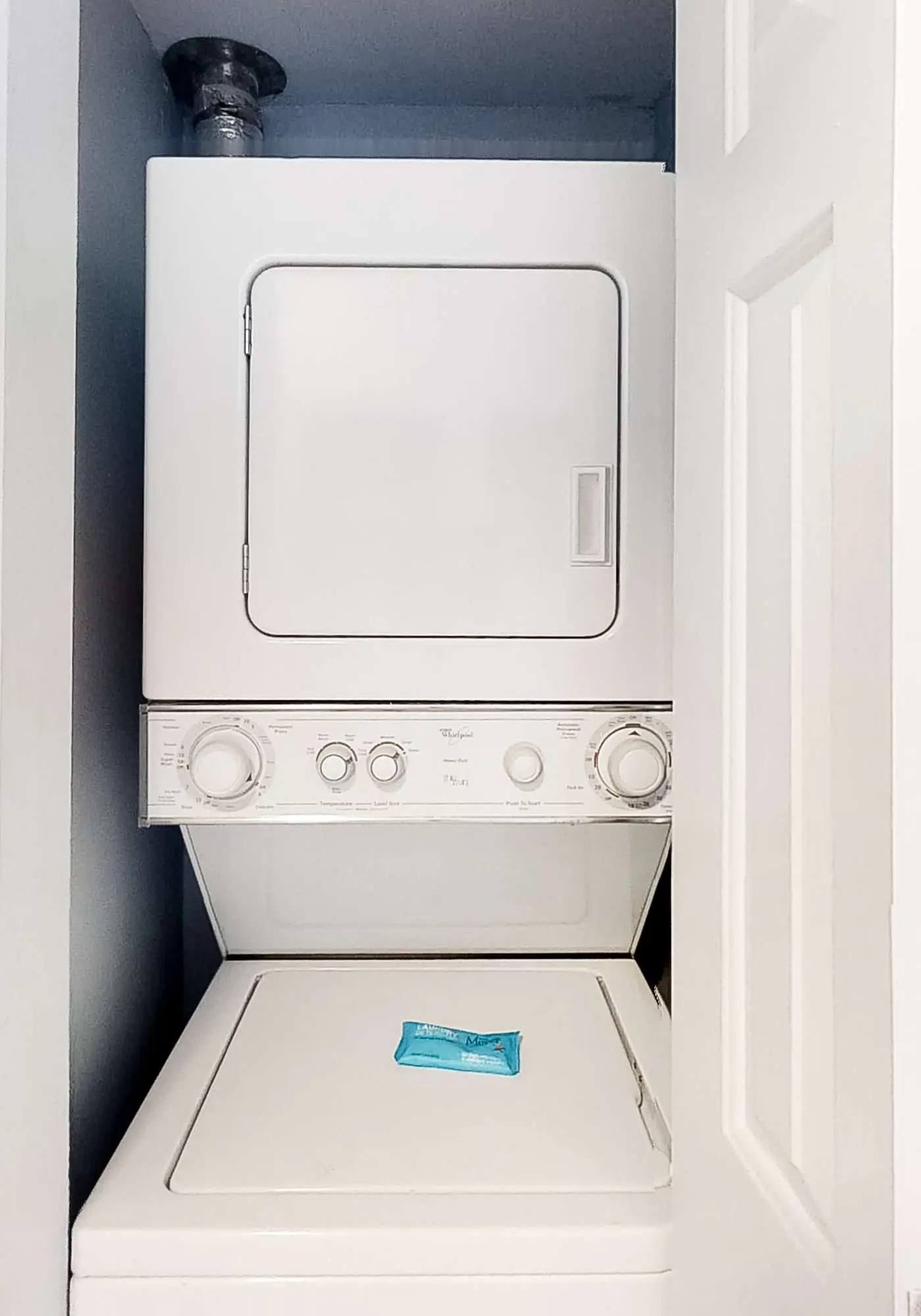 Amazing Condo in Gulf-Front Condo Featuring a Shared Pool, Free WiFi, Central AC