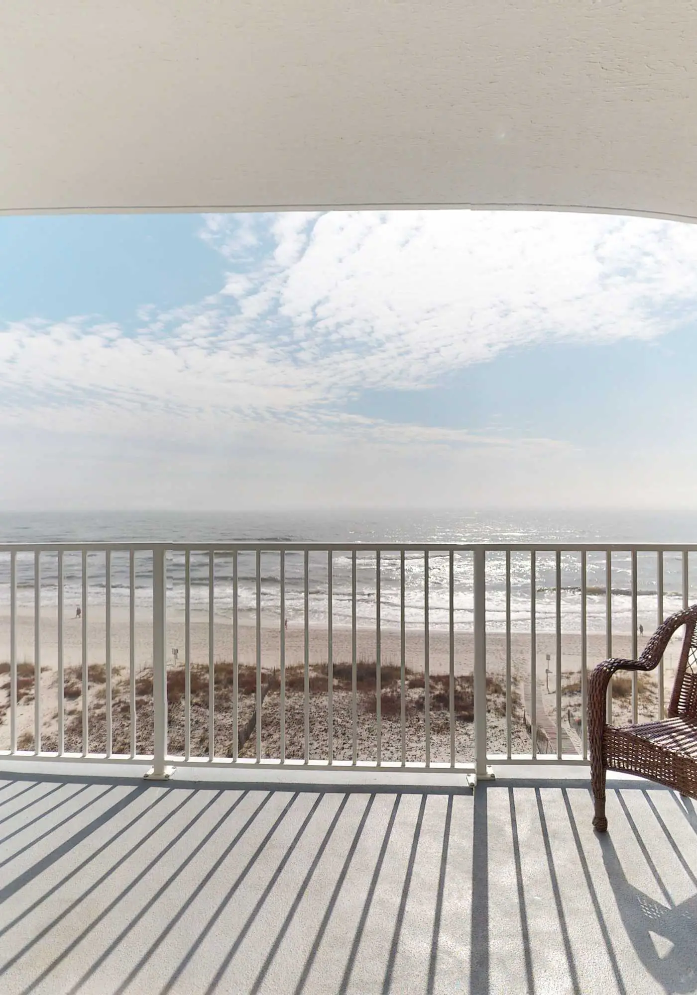 Amazing Condo in Gulf-Front Condo Featuring a Shared Pool, Free WiFi, Central AC