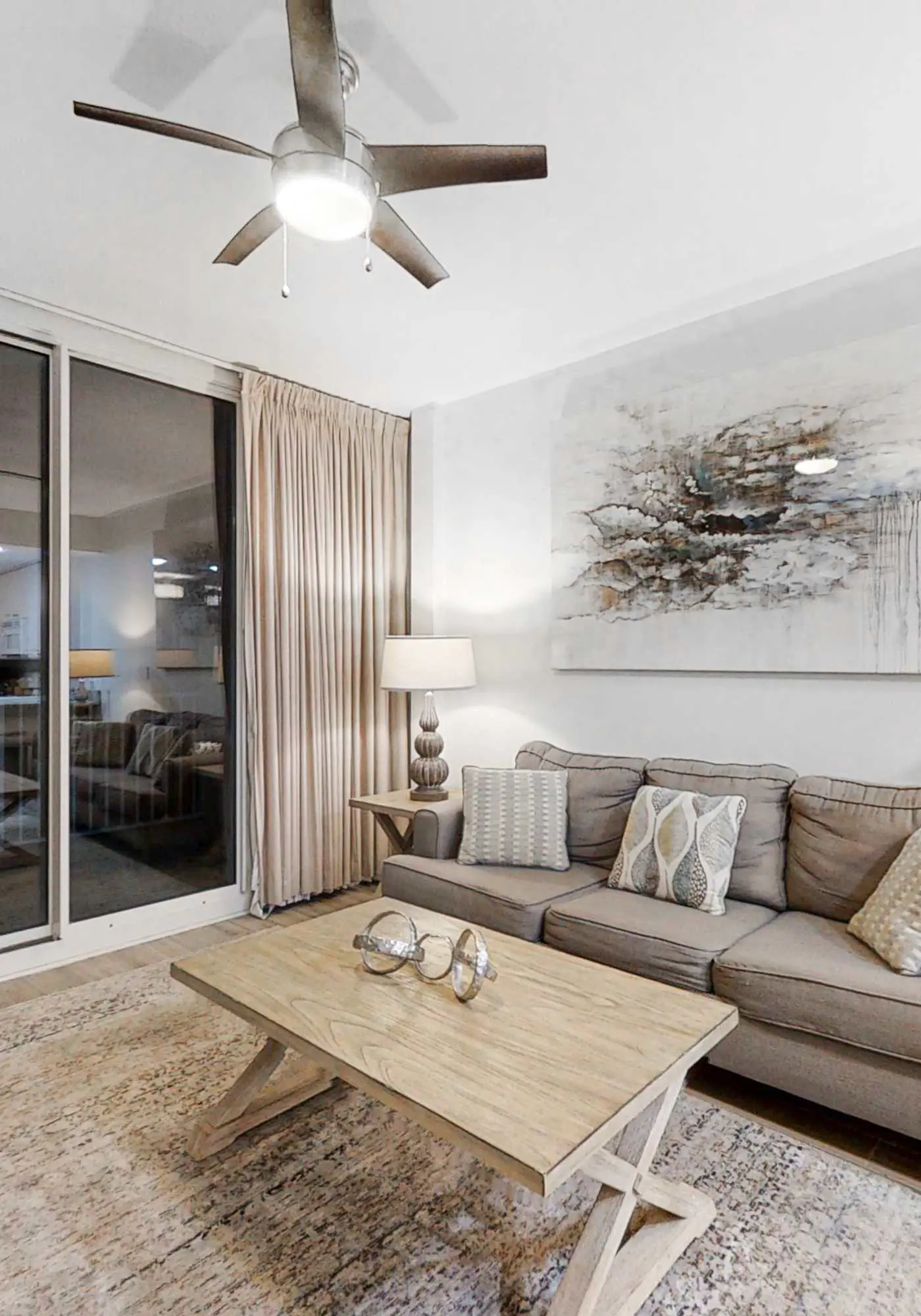 Gulf-Front Condo w/ Beach Access, WiFi, Balcony & Shared Pools/Hot Tubs/Gym