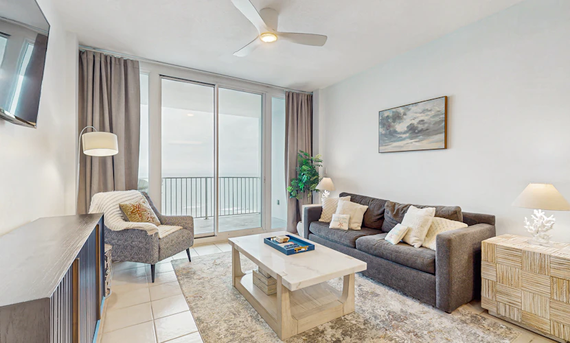 Gulf-Front, 12th-Floor Condo w/ Great View, Balcony, AC & Shared Pools/Hot Tubs