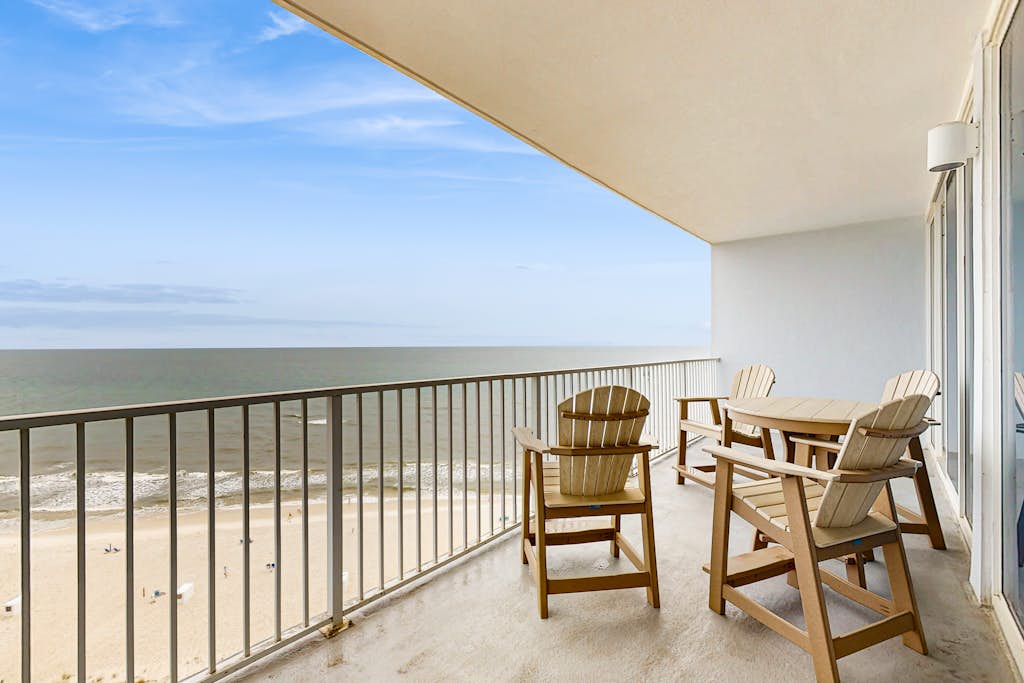 Gulf-Front, 12th-Floor Condo w/ Great View, Balcony, AC & Shared Pools/Hot Tubs