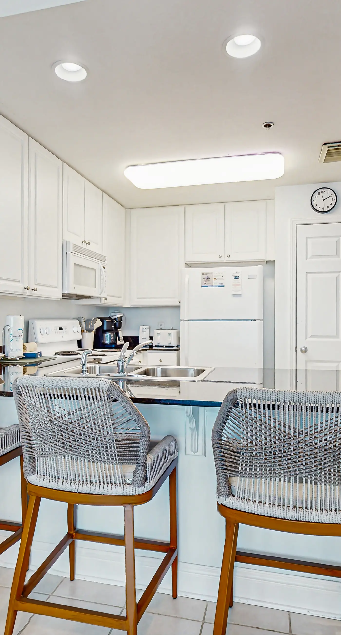 Gulf-Front, 12th-Floor Condo w/ Great View, Balcony, AC & Shared Pools/Hot Tubs