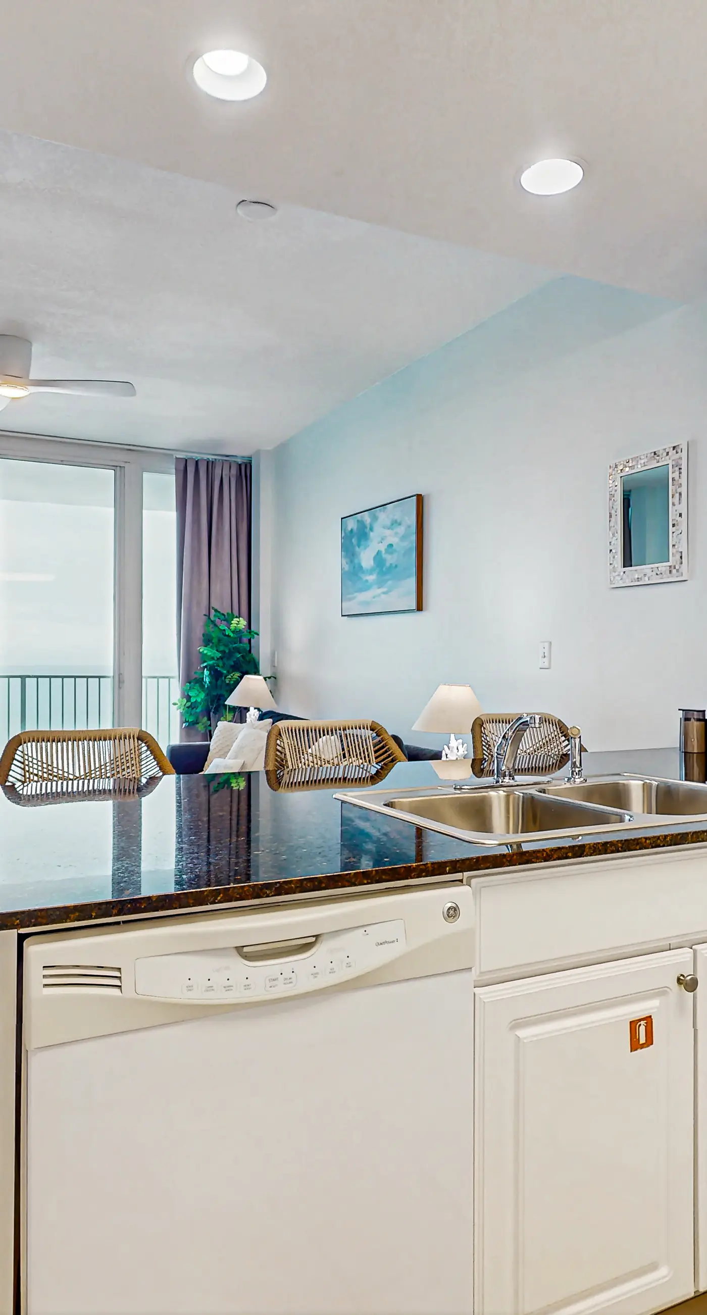 Gulf-Front, 12th-Floor Condo w/ Great View, Balcony, AC & Shared Pools/Hot Tubs