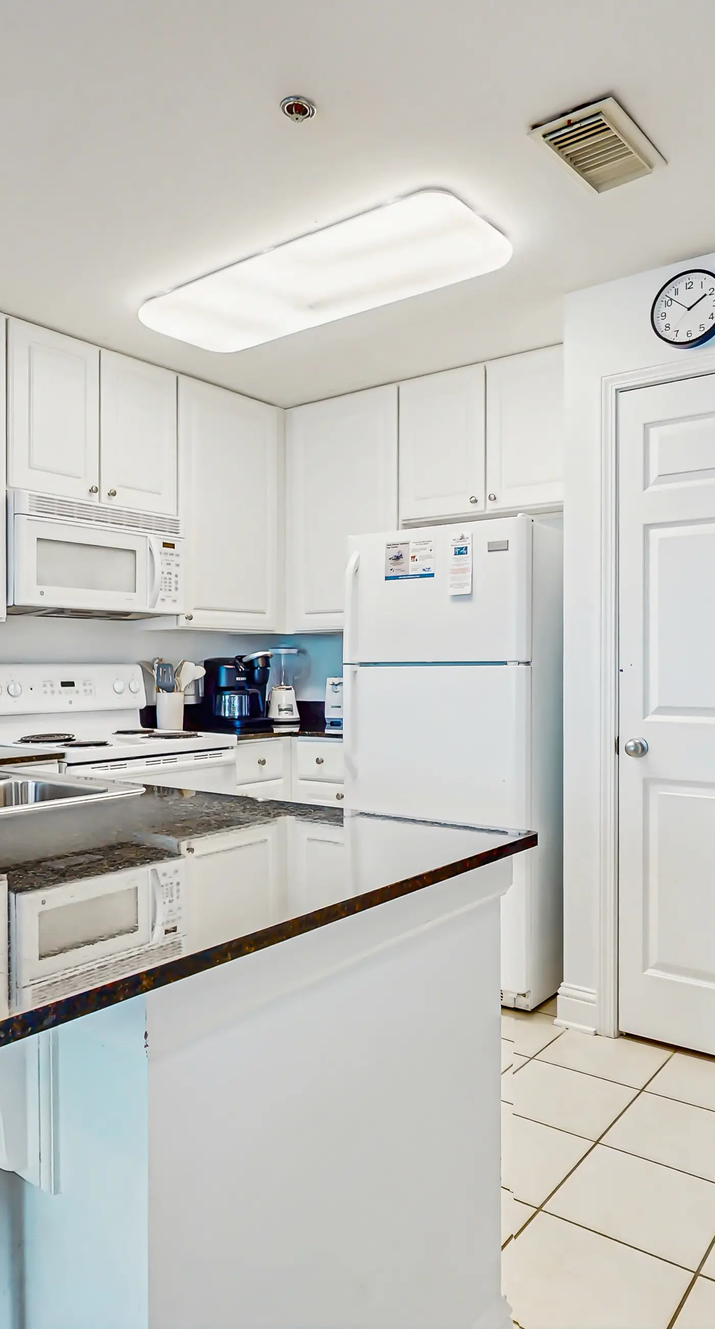 Gulf-Front, 12th-Floor Condo w/ Great View, Balcony, AC & Shared Pools/Hot Tubs