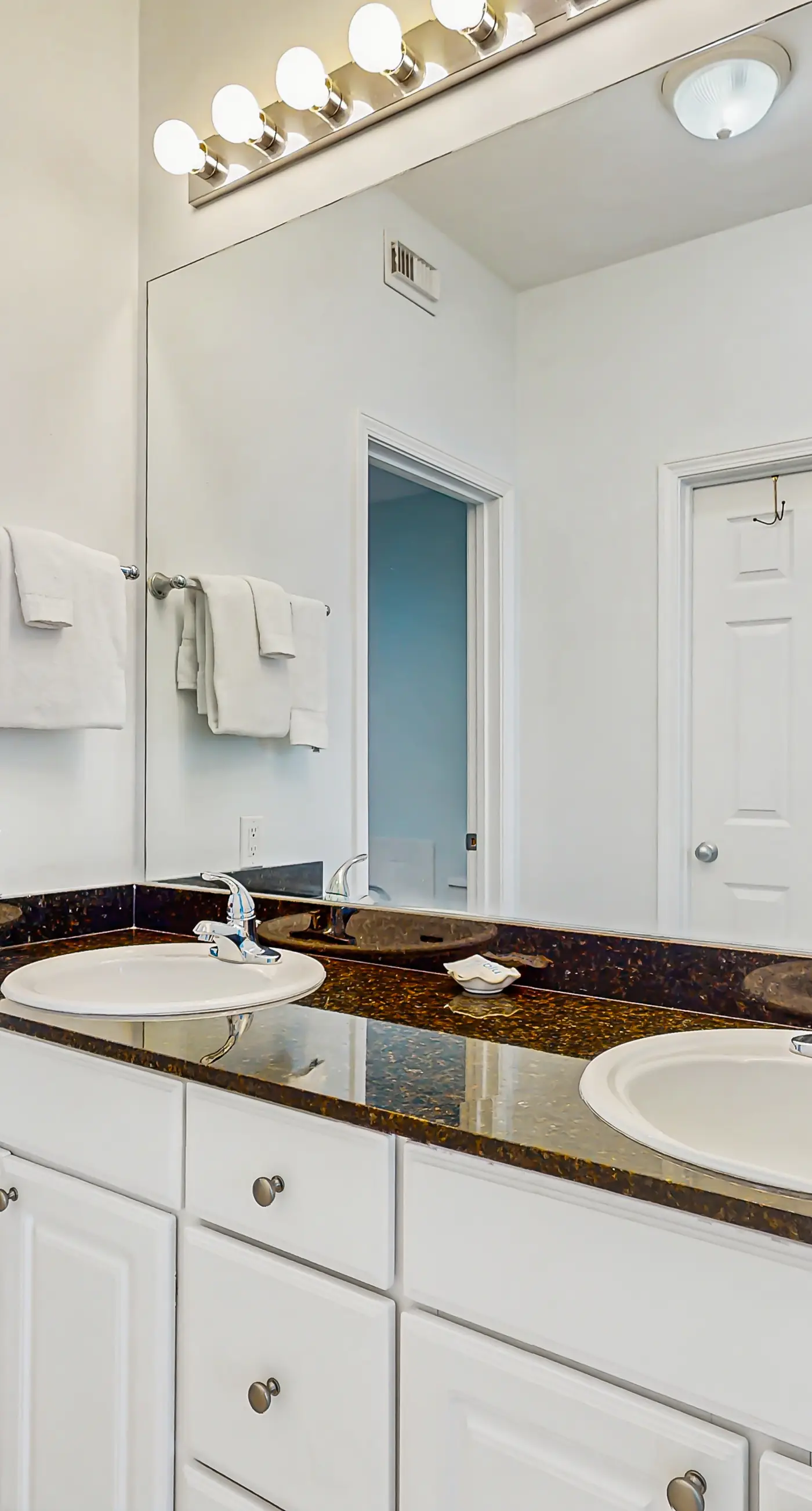 Gulf-Front, 12th-Floor Condo w/ Great View, Balcony, AC & Shared Pools/Hot Tubs