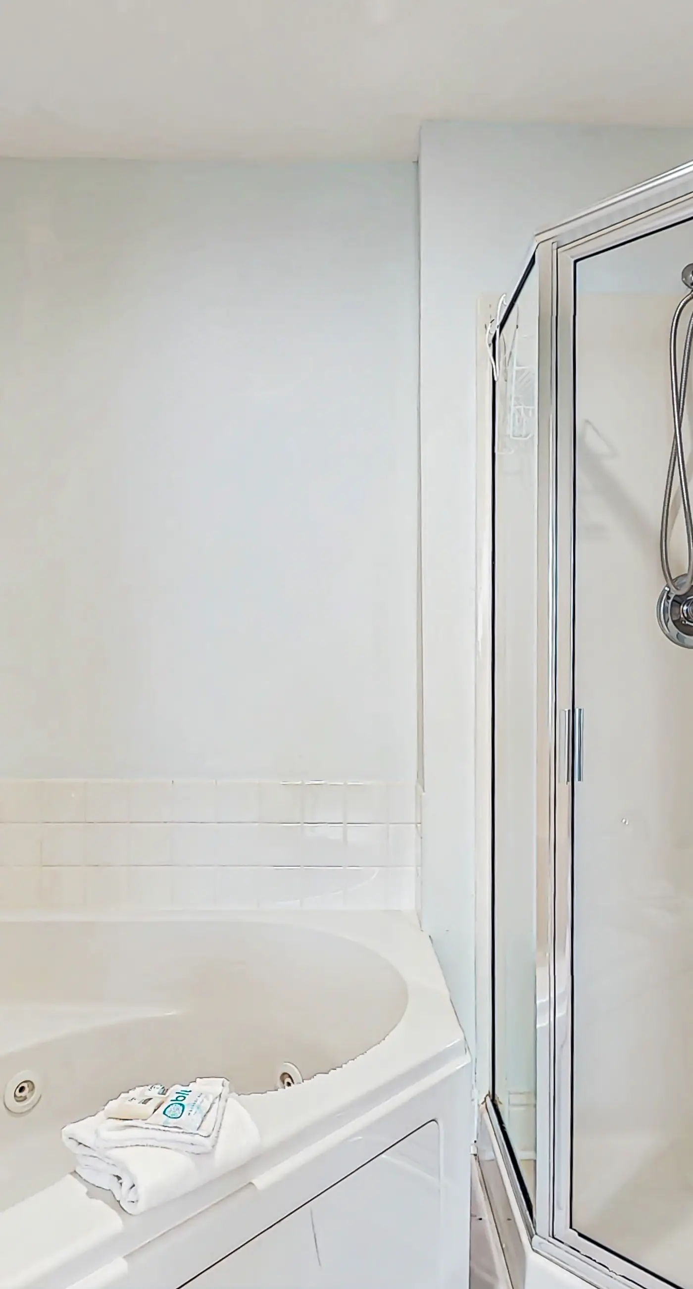 Gulf-Front, 12th-Floor Condo w/ Great View, Balcony, AC & Shared Pools/Hot Tubs