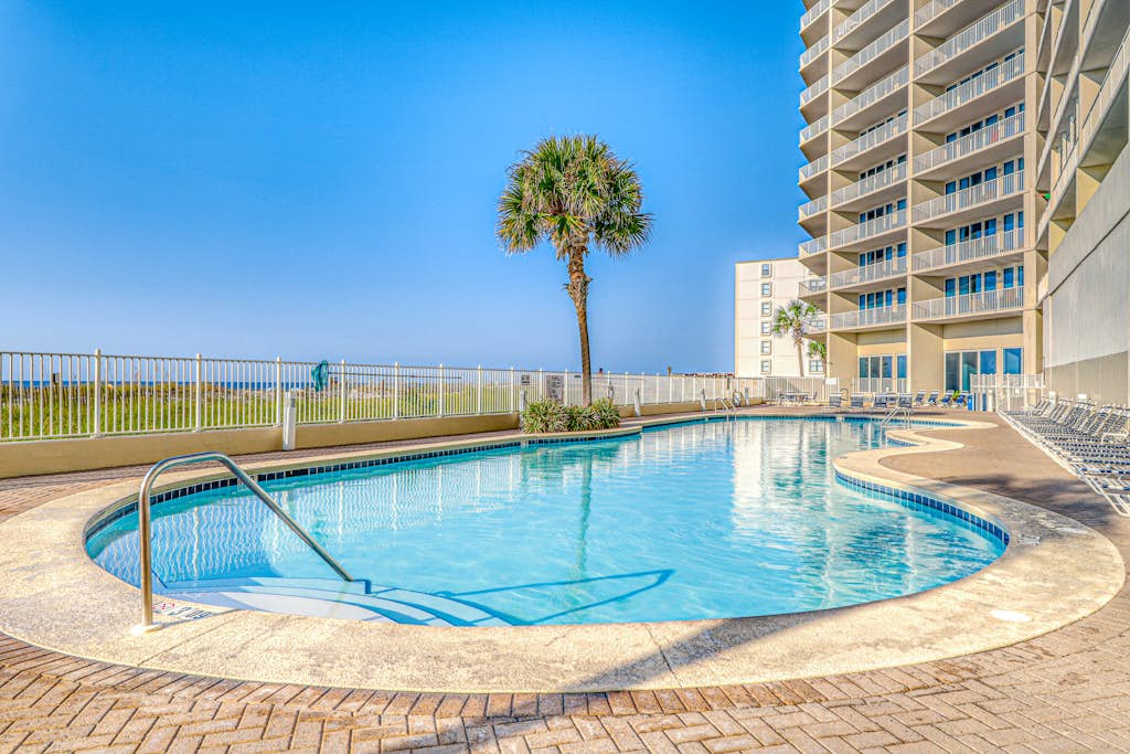 Gulf-Front Condo w/ Beach View, Balcony, AC & Resort Pools/Hot Tubs/Sauna