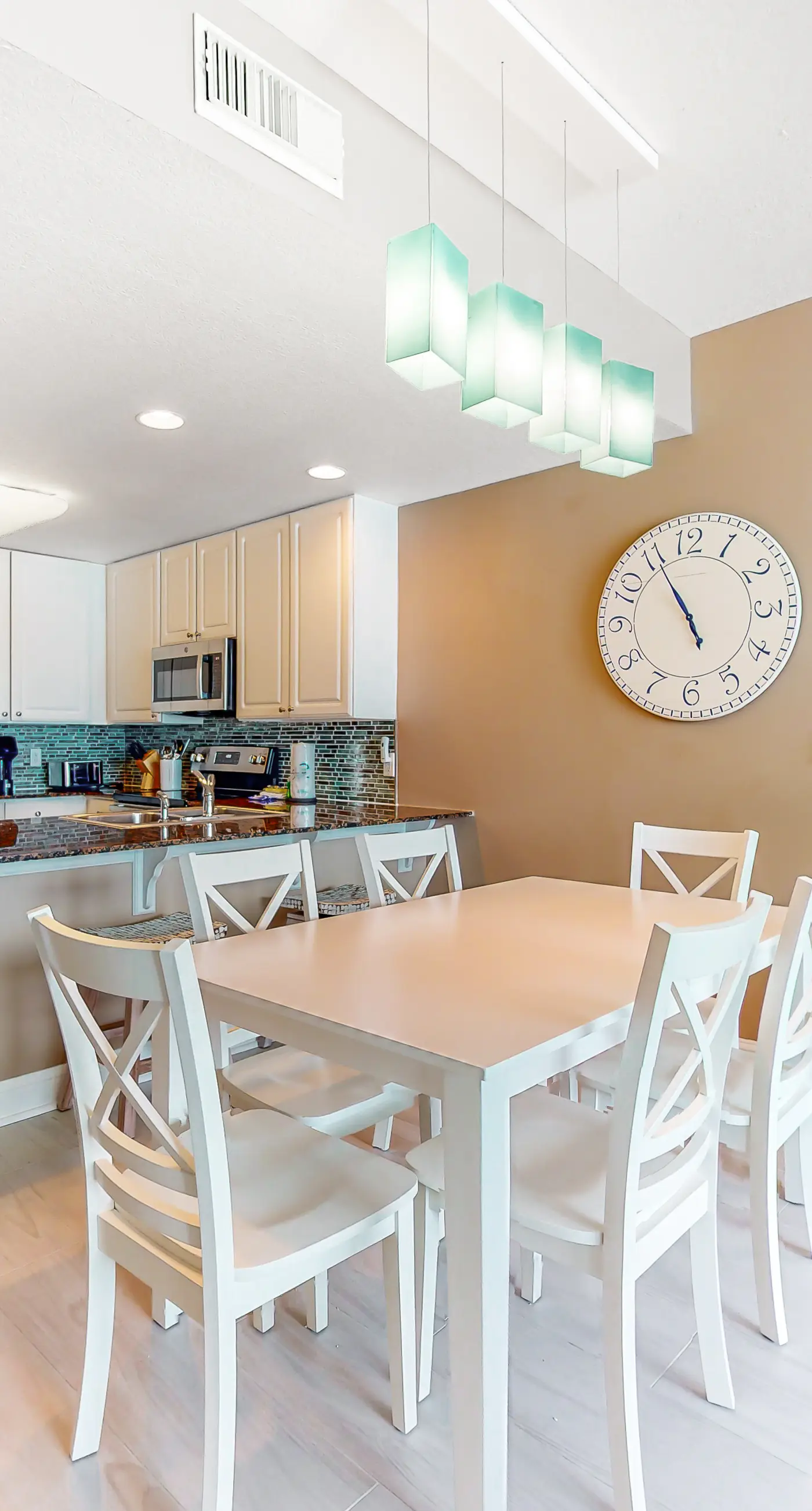 Gulf-Front Condo w/ Beach View, Balcony, AC & Resort Pools/Hot Tubs/Sauna