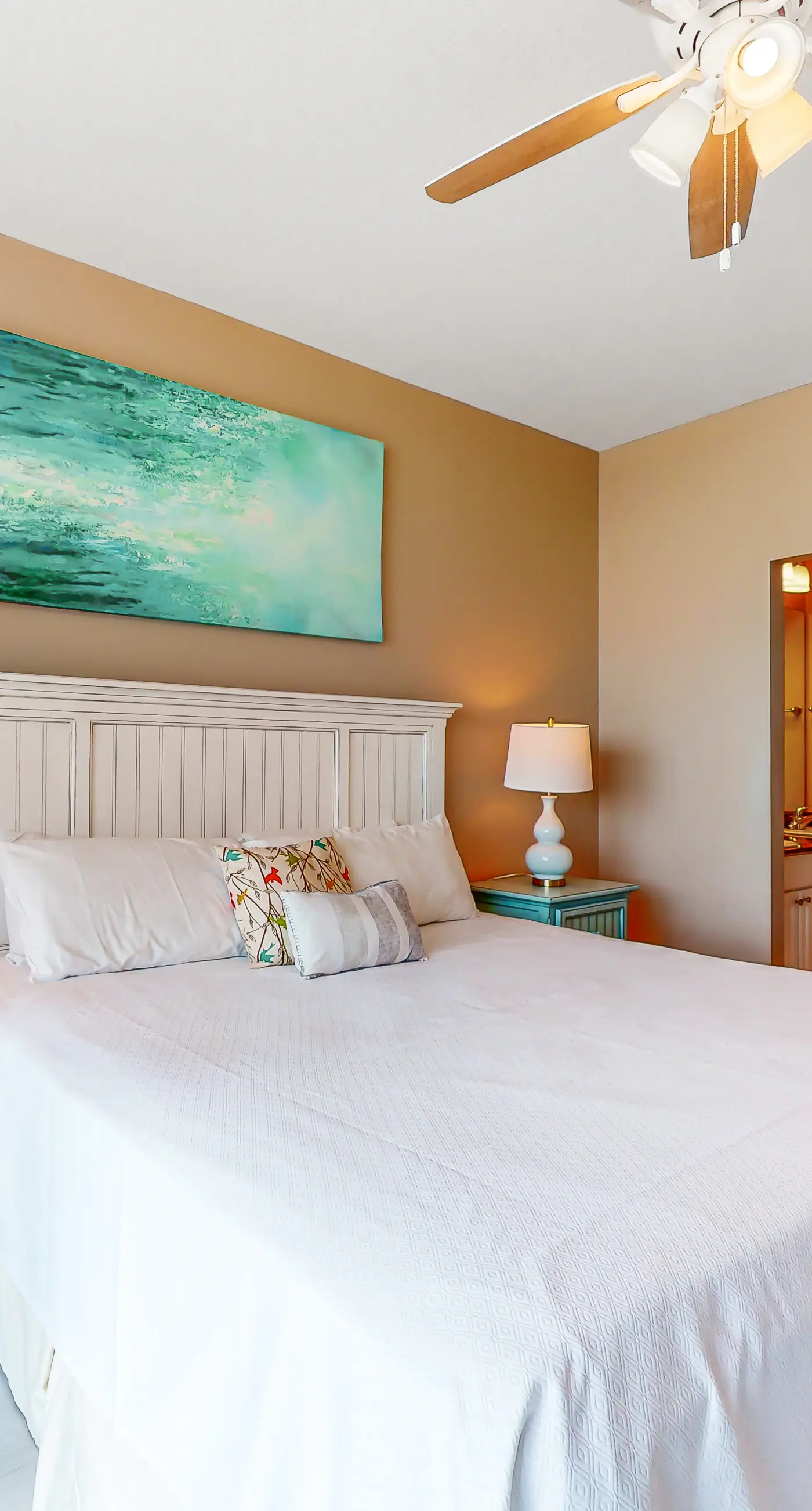 Gulf-Front Condo w/ Beach View, Balcony, AC & Resort Pools/Hot Tubs/Sauna