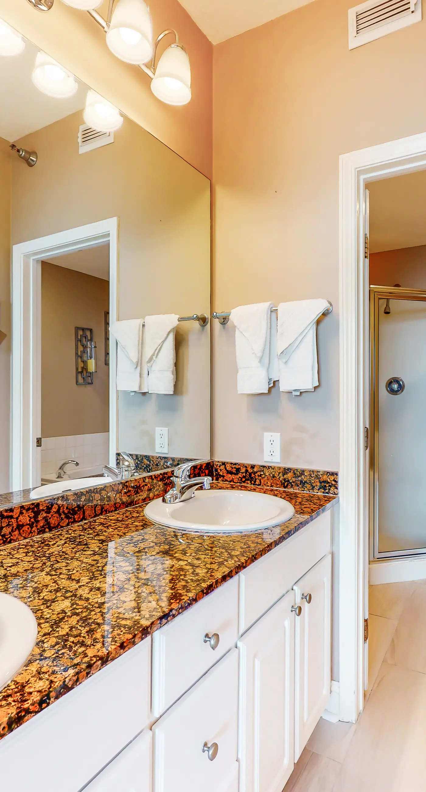 Gulf-Front Condo w/ Beach View, Balcony, AC & Resort Pools/Hot Tubs/Sauna