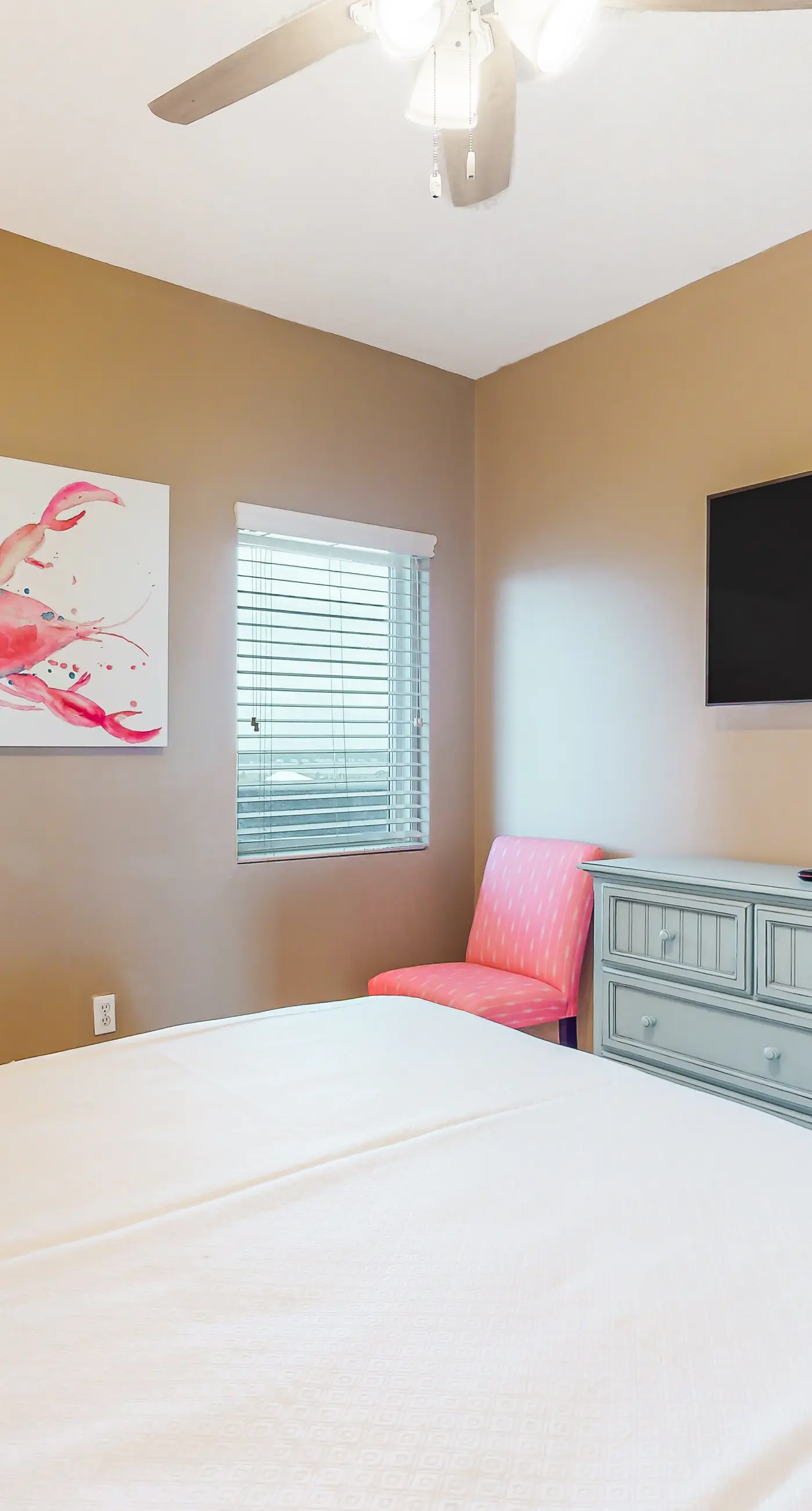 Gulf-Front Condo w/ Beach View, Balcony, AC & Resort Pools/Hot Tubs/Sauna