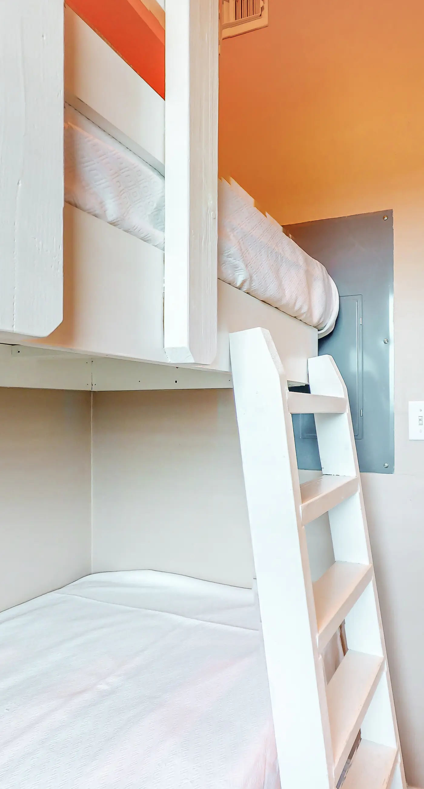 Gulf-Front Condo w/ Beach View, Balcony, AC & Resort Pools/Hot Tubs/Sauna