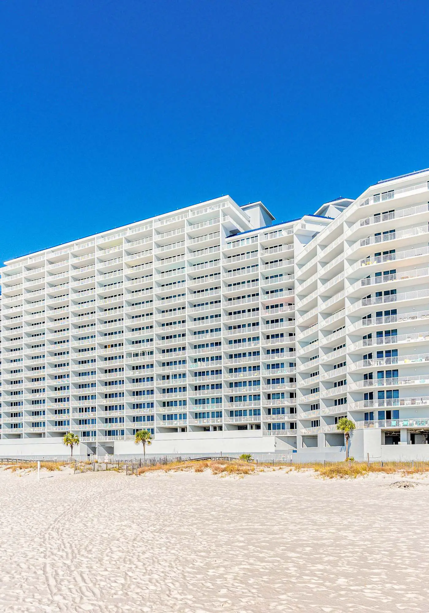 Gulf-Front Condo w/ Beach View, Balcony, AC & Resort Pools/Hot Tubs/Sauna