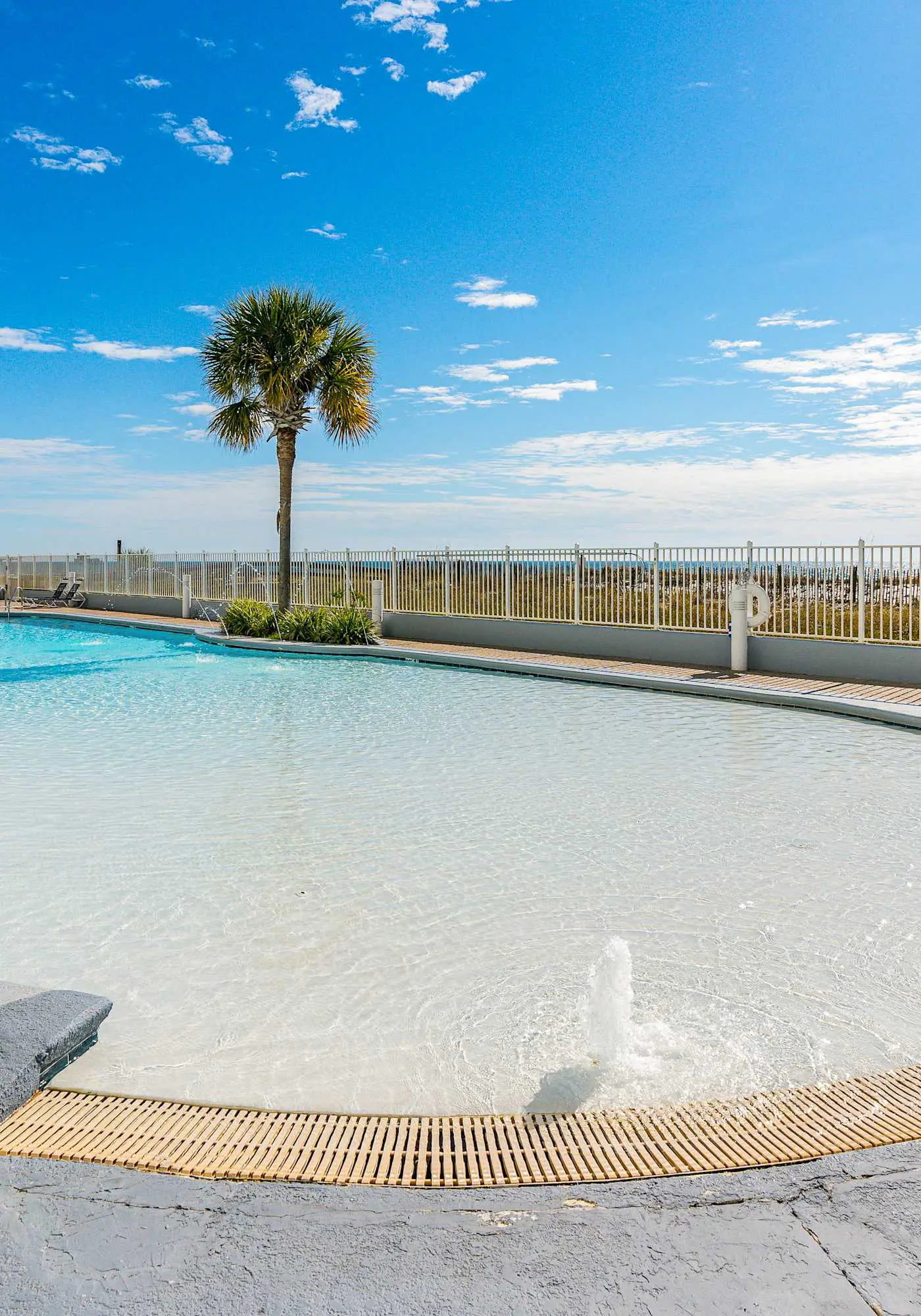 Gulf-Front Condo w/ Beach View, Balcony, AC & Resort Pools/Hot Tubs/Sauna