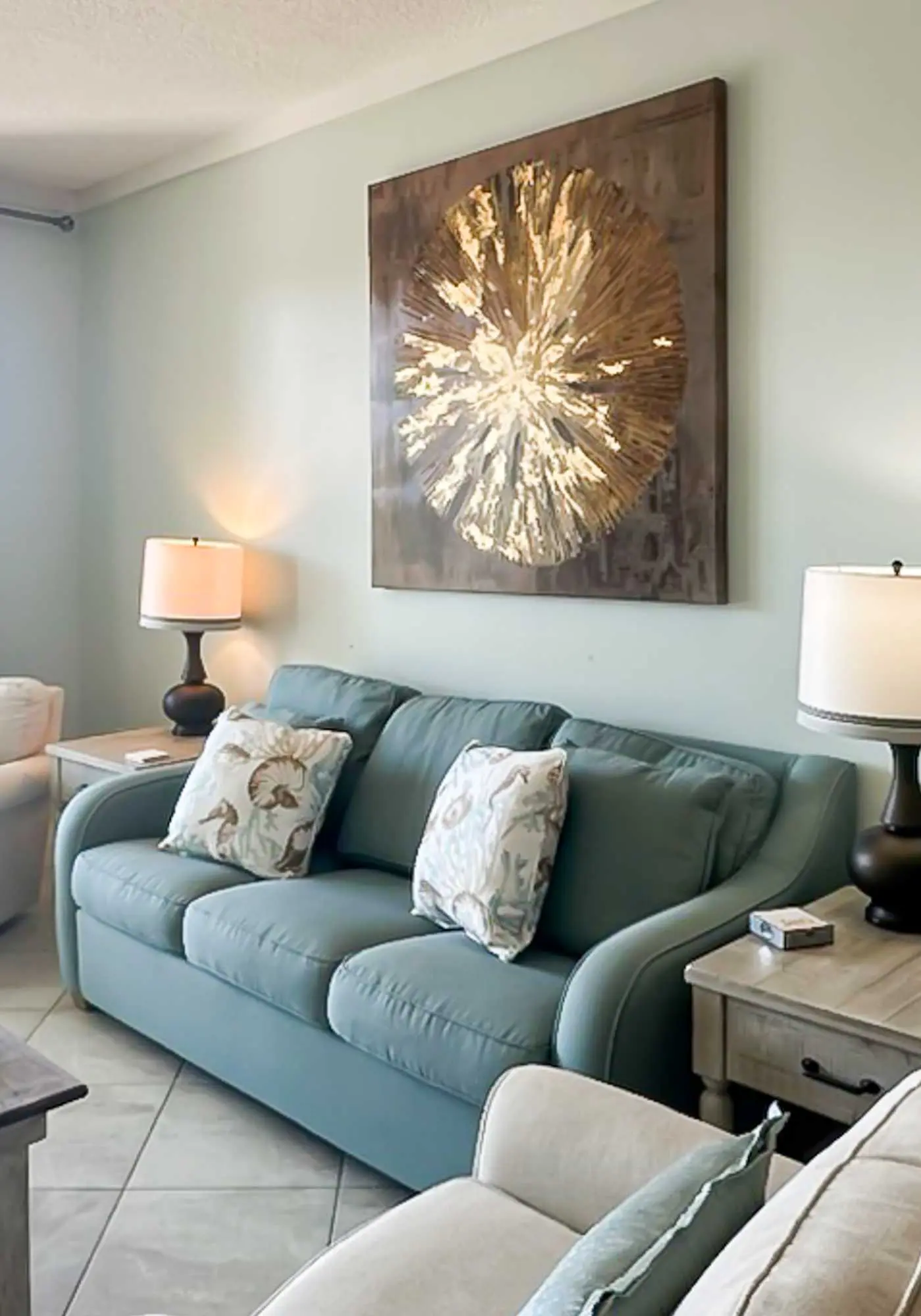 Waterfront condo w balcony, boat slip, shared hot tubs, pools