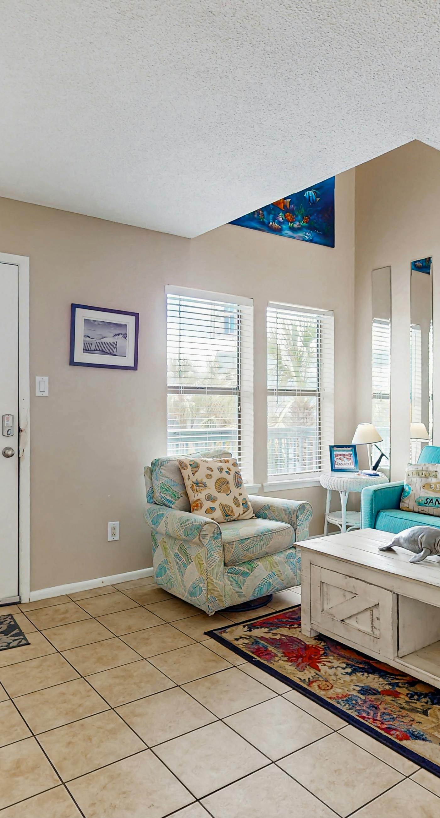 Lofty Condo in a Beachfront Complex w/ WiFi, AC, Balcony & Shared Outdoor Pool