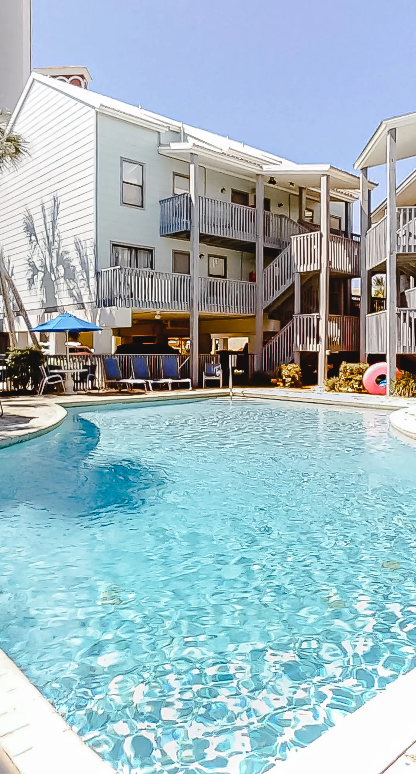 Lofty Condo in a Beachfront Complex w/ WiFi, AC, Balcony & Shared Outdoor Pool