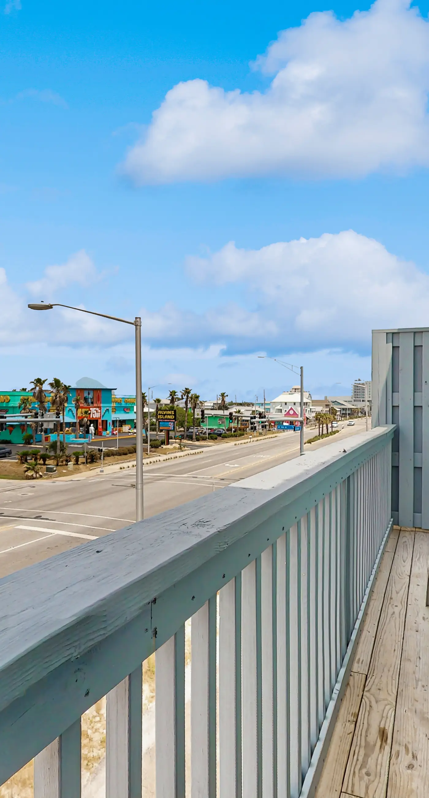 Lofty Condo in a Beachfront Complex w/ WiFi, AC, Balcony & Shared Outdoor Pool