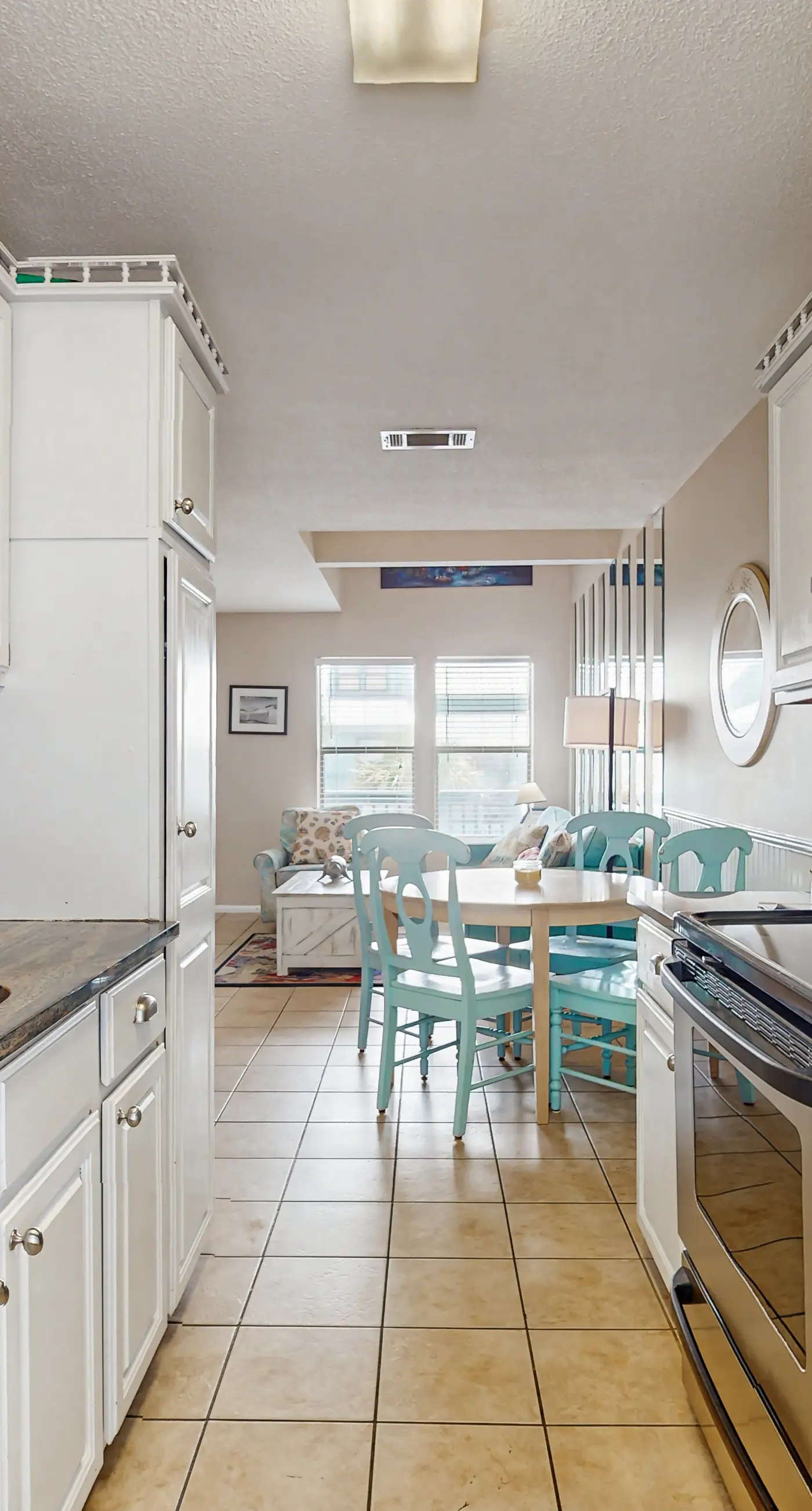 Lofty Condo in a Beachfront Complex w/ WiFi, AC, Balcony & Shared Outdoor Pool