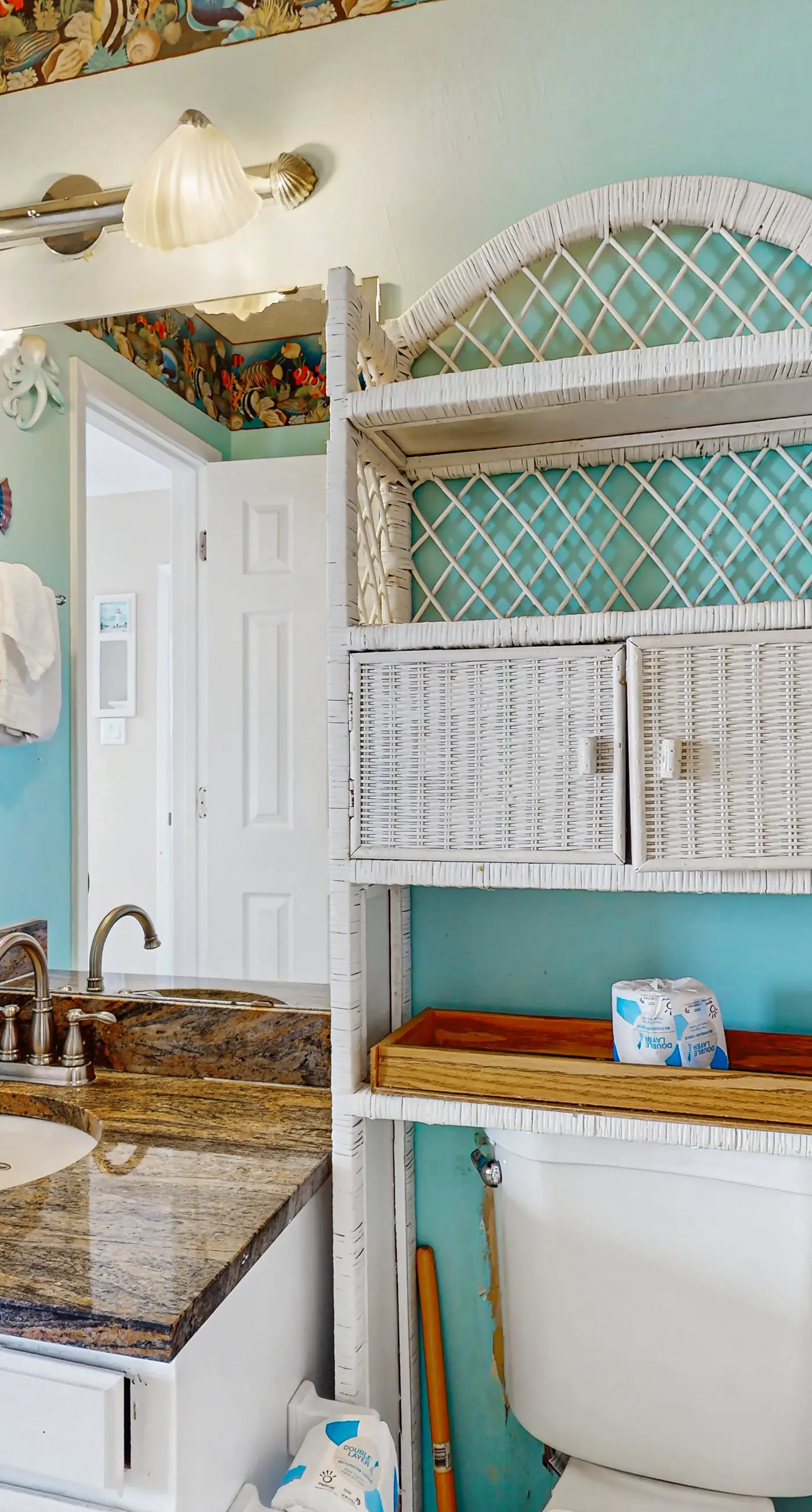 Lofty Condo in a Beachfront Complex w/ WiFi, AC, Balcony & Shared Outdoor Pool