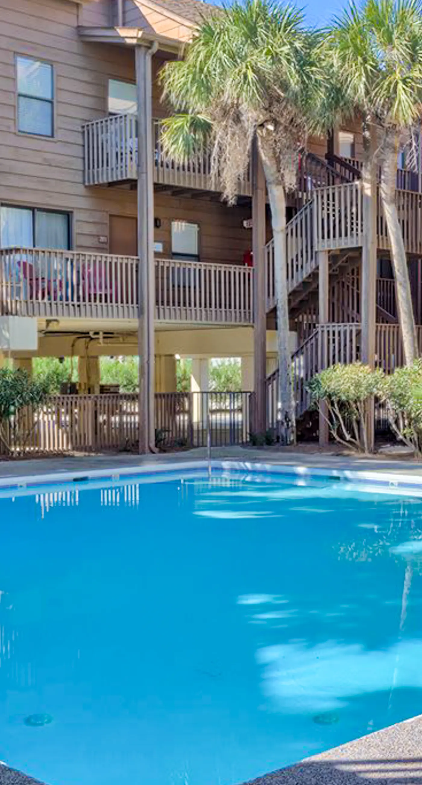 Air-Conditioned Condo in a Beachfront Complex w/ WiFi, Balconies & Shared Pool