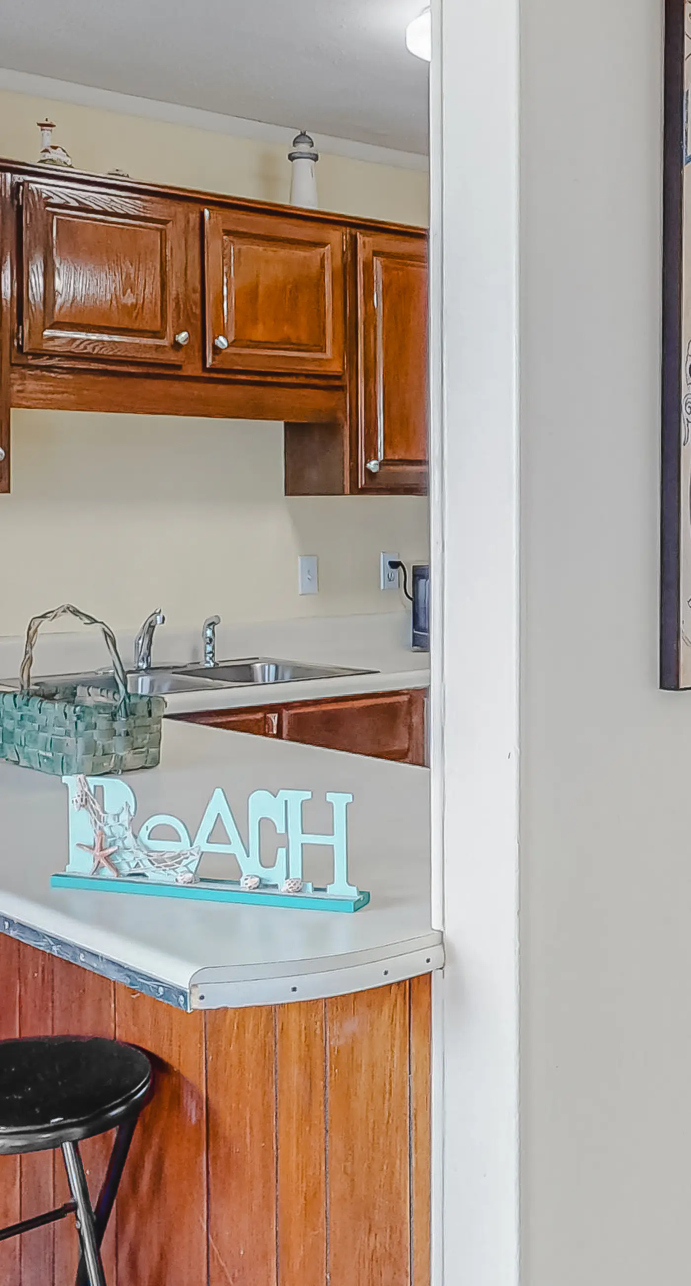 Air-Conditioned Condo in a Beachfront Complex w/ WiFi, Balconies & Shared Pool