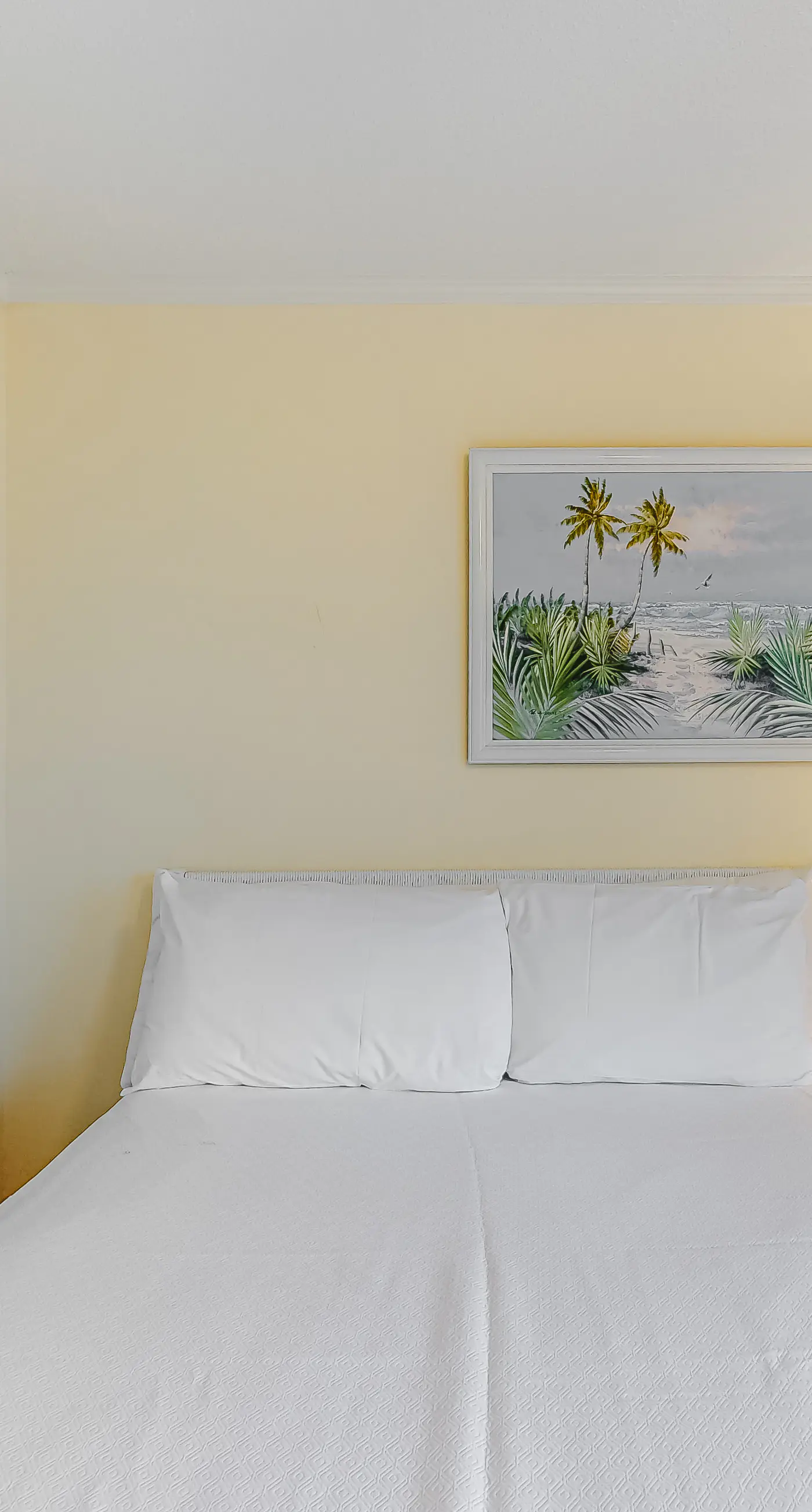 Air-Conditioned Condo in a Beachfront Complex w/ WiFi, Balconies & Shared Pool