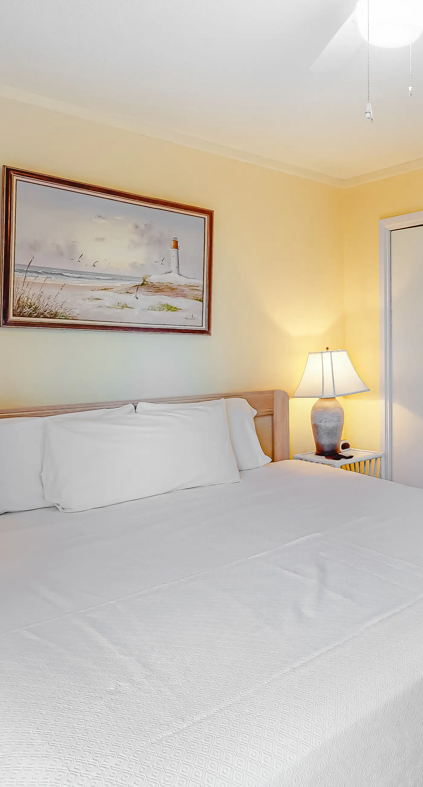 Air-Conditioned Condo in a Beachfront Complex w/ WiFi, Balconies & Shared Pool