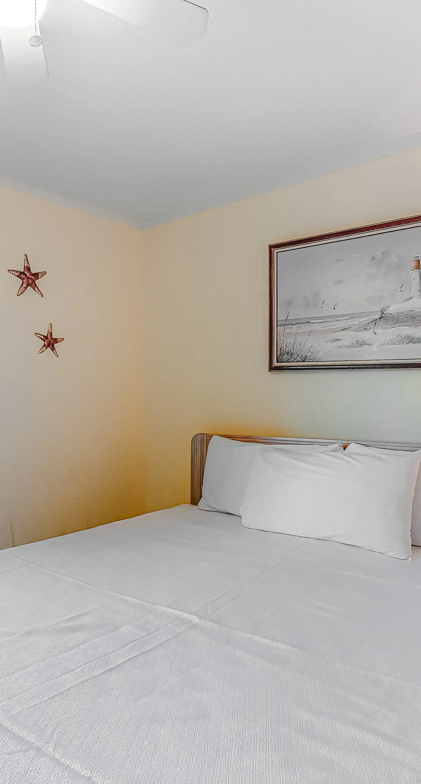 Air-Conditioned Condo in a Beachfront Complex w/ WiFi, Balconies & Shared Pool