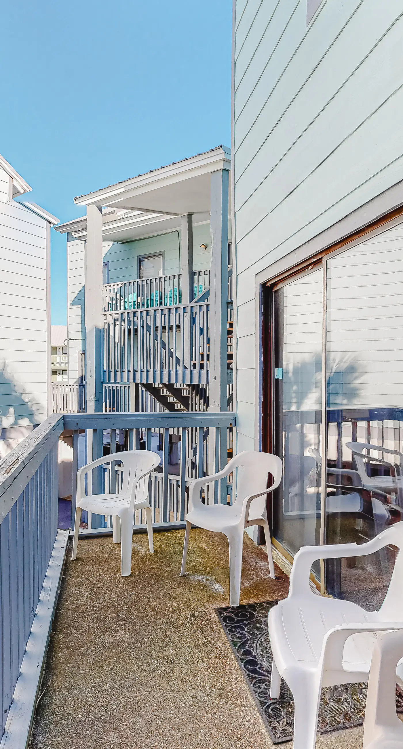 Air-Conditioned Condo in a Beachfront Complex w/ WiFi, Balconies & Shared Pool