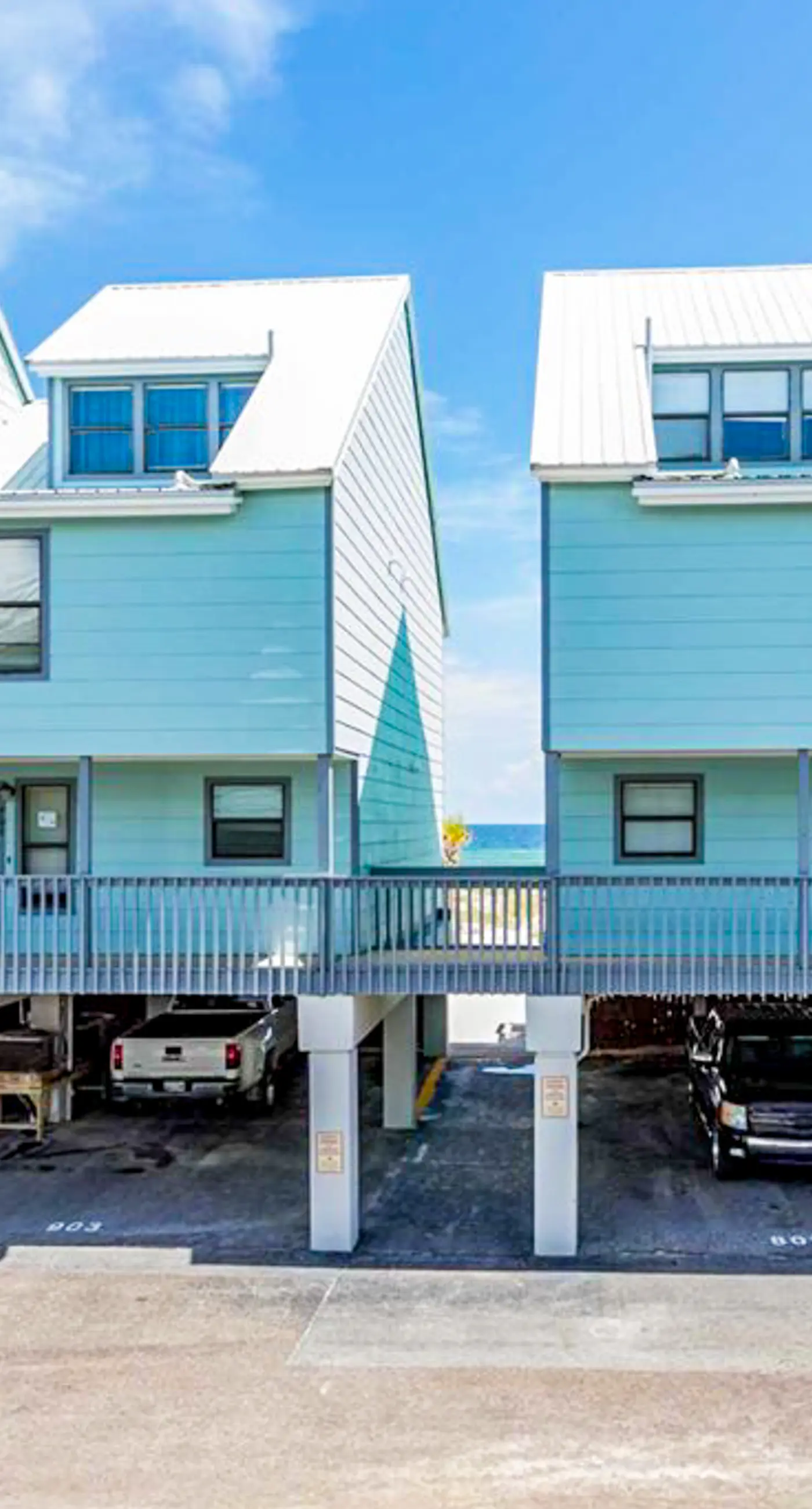 Air-Conditioned Condo in a Beachfront Complex w/ WiFi, Balconies & Shared Pool