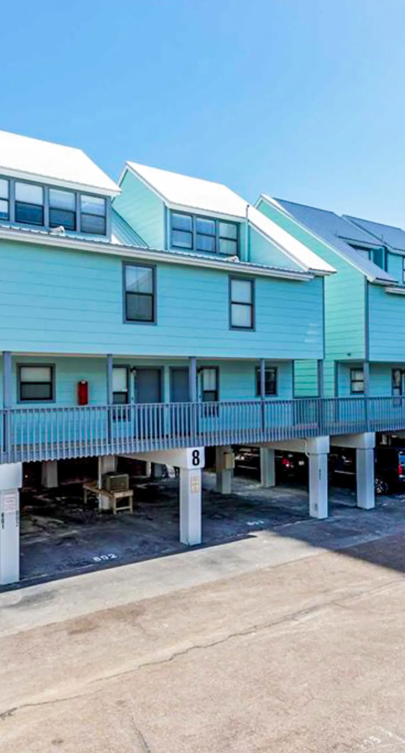 Air-Conditioned Condo in a Beachfront Complex w/ WiFi, Balconies & Shared Pool