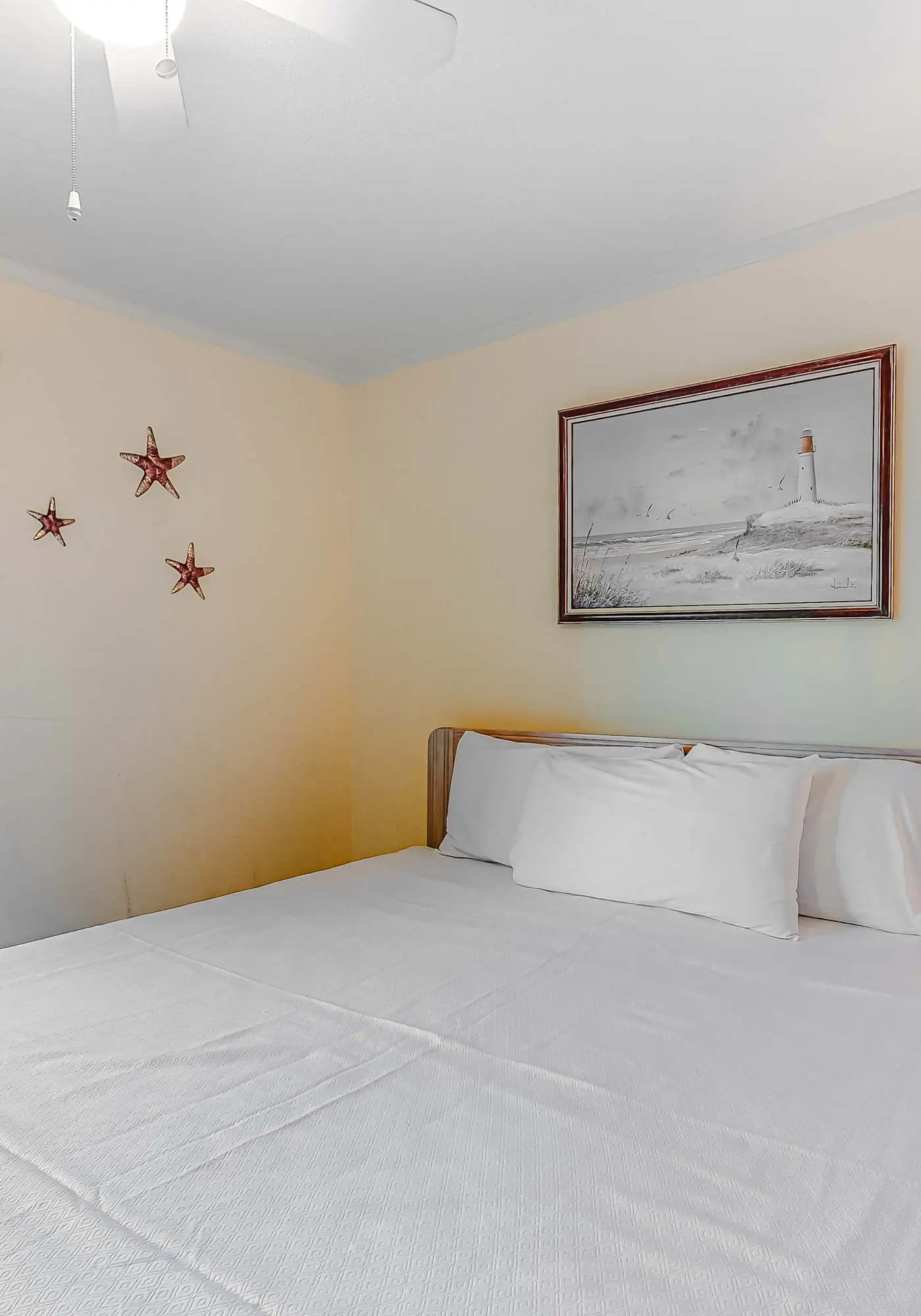 Air-Conditioned Condo in a Beachfront Complex w/ WiFi, Balconies & Shared Pool