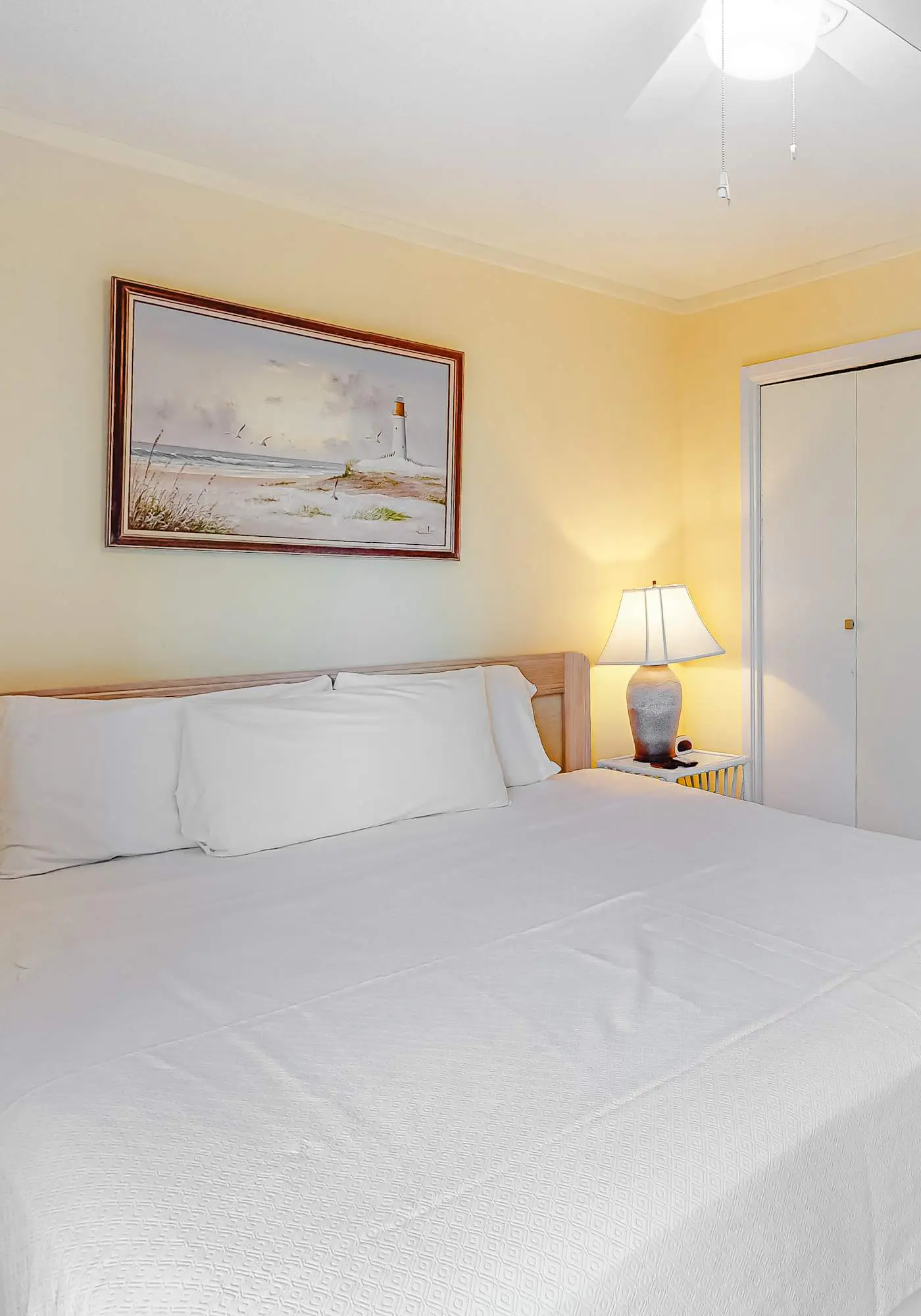Air-Conditioned Condo in a Beachfront Complex w/ WiFi, Balconies & Shared Pool