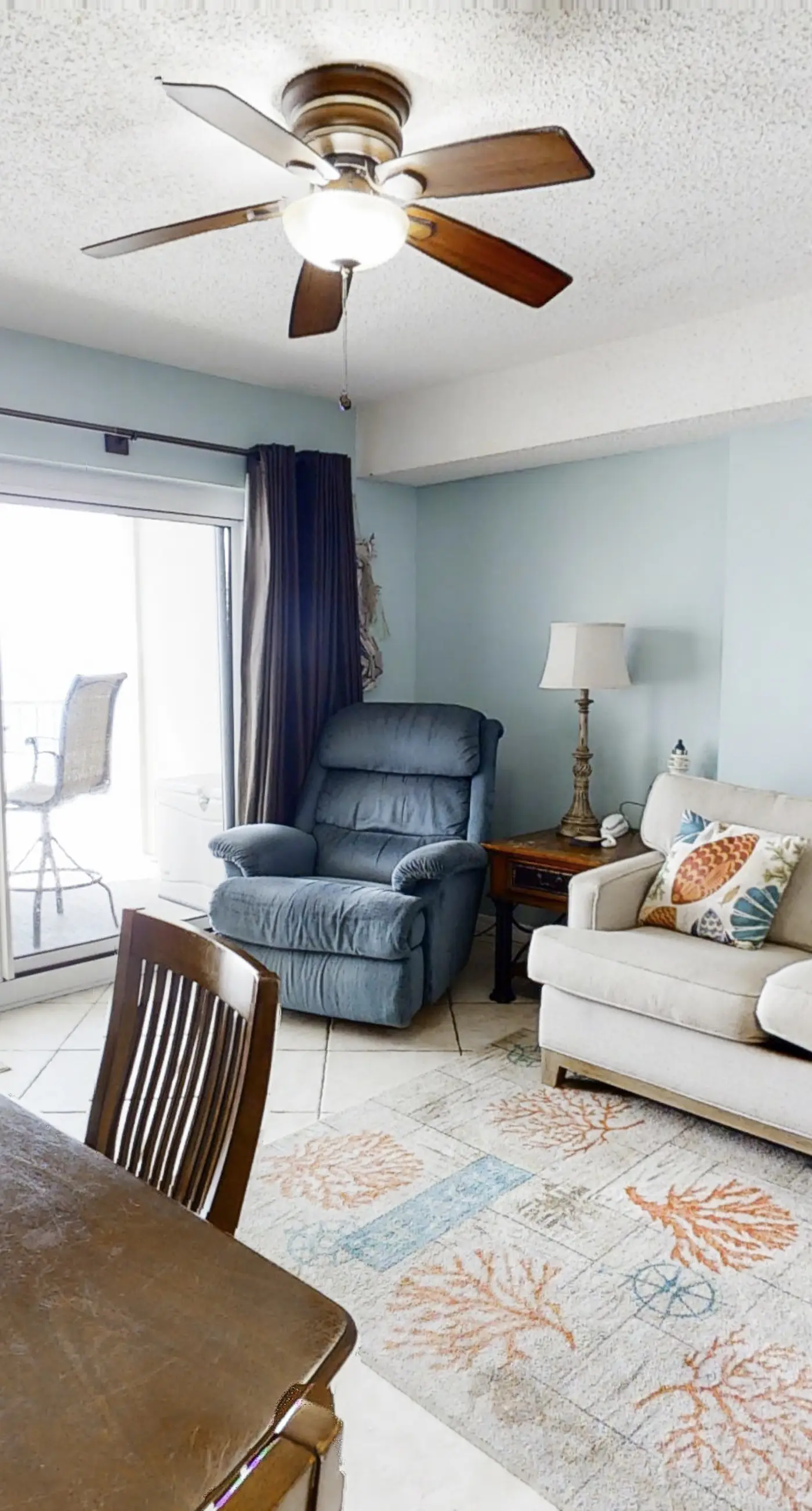 Comfortable Gulf-front condo with pool, hot tub, washer dryer, & central AC