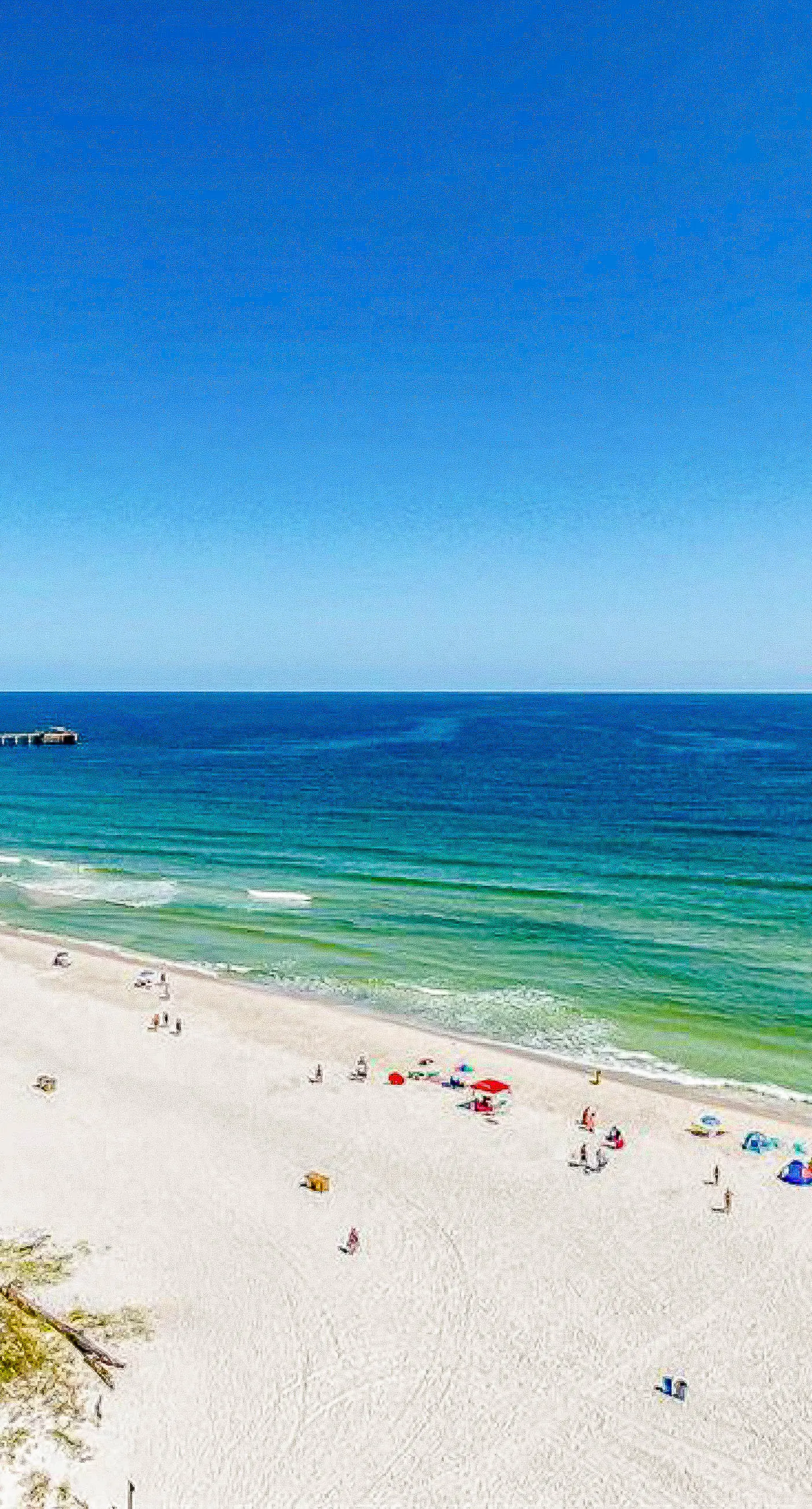 Comfortable Gulf-front condo with pool, hot tub, washer dryer, & central AC