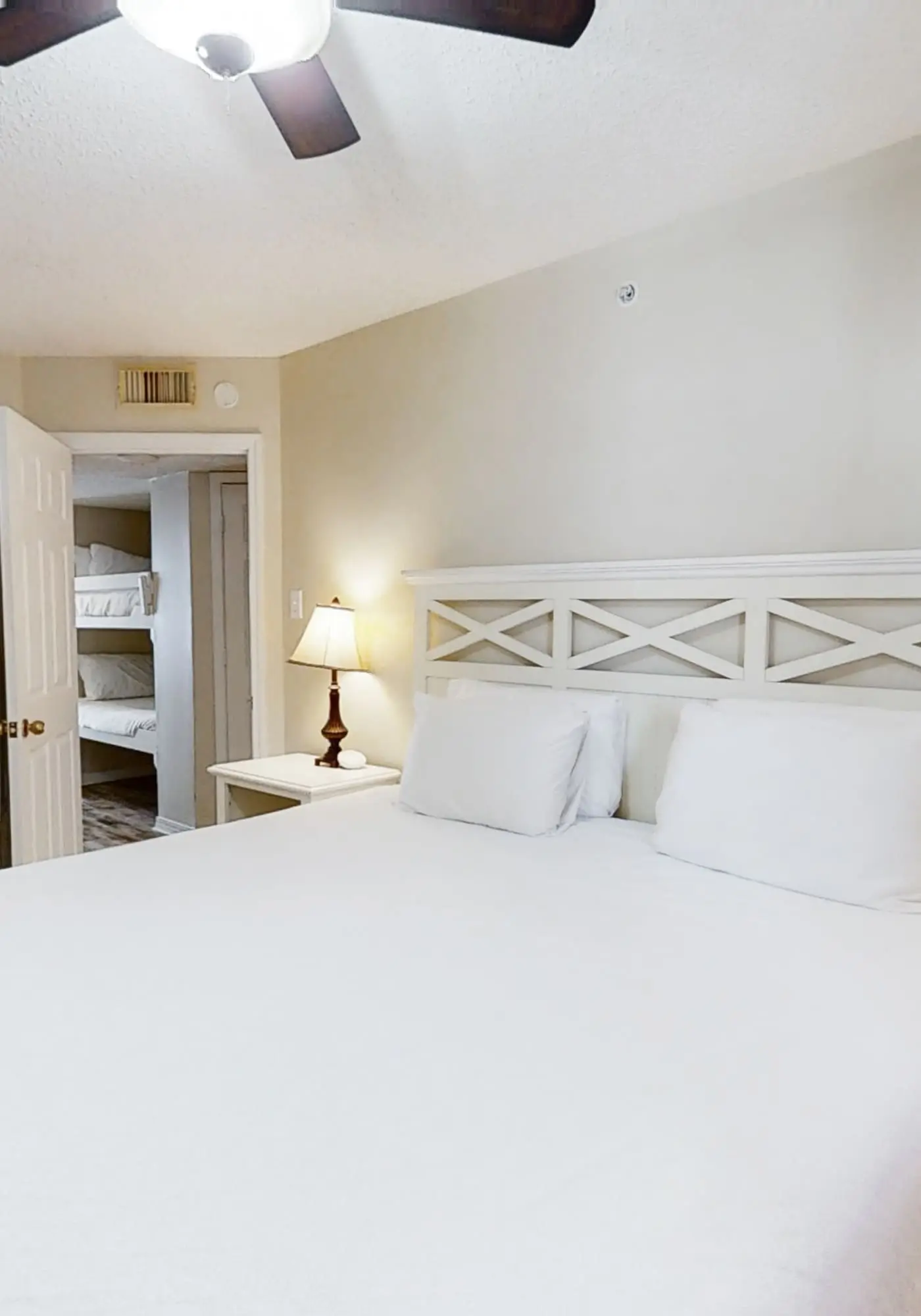 Comfortable Gulf-front condo with pool, hot tub, washer dryer, & central AC