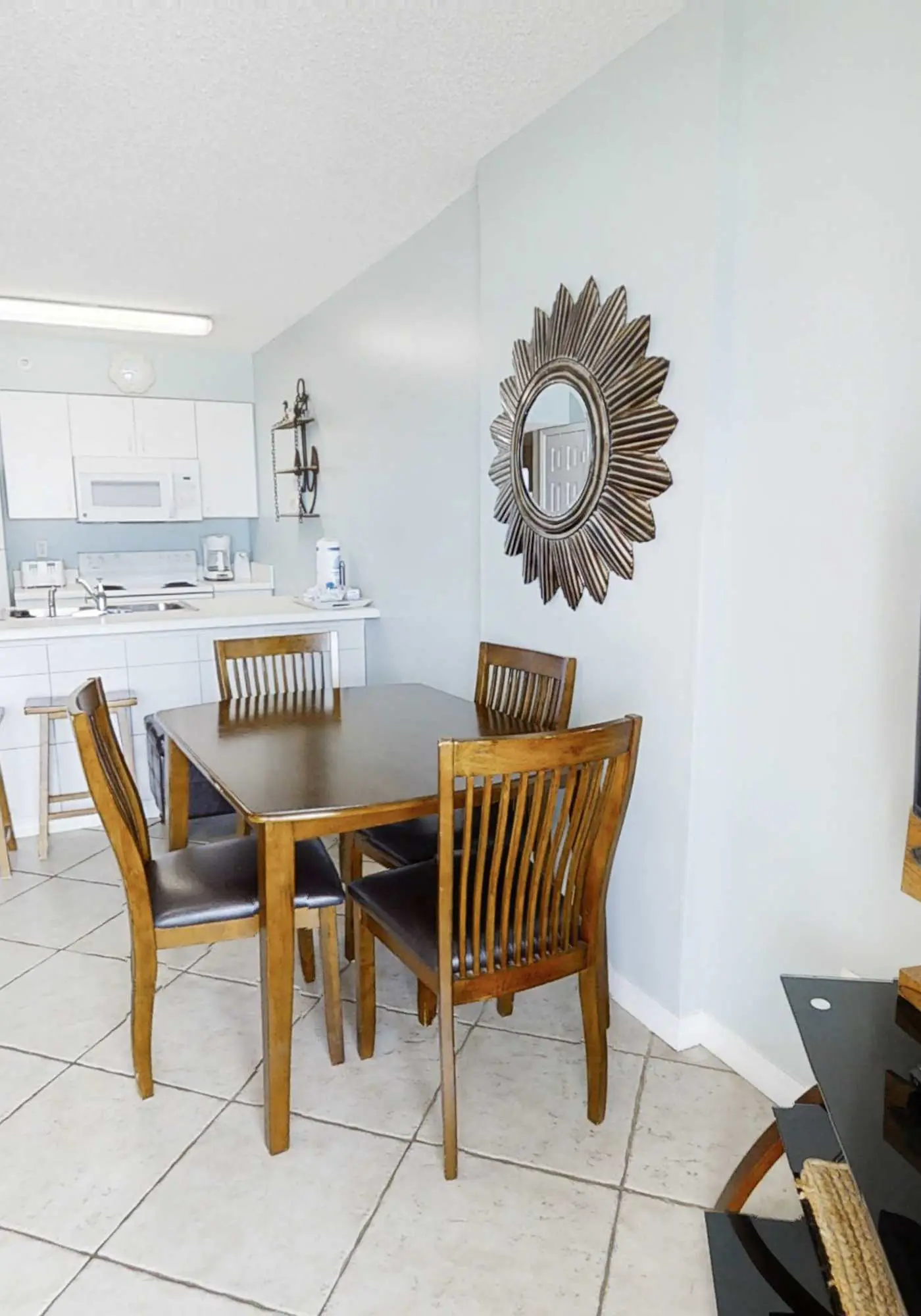 Comfortable Gulf-front condo with pool, hot tub, washer dryer, & central AC