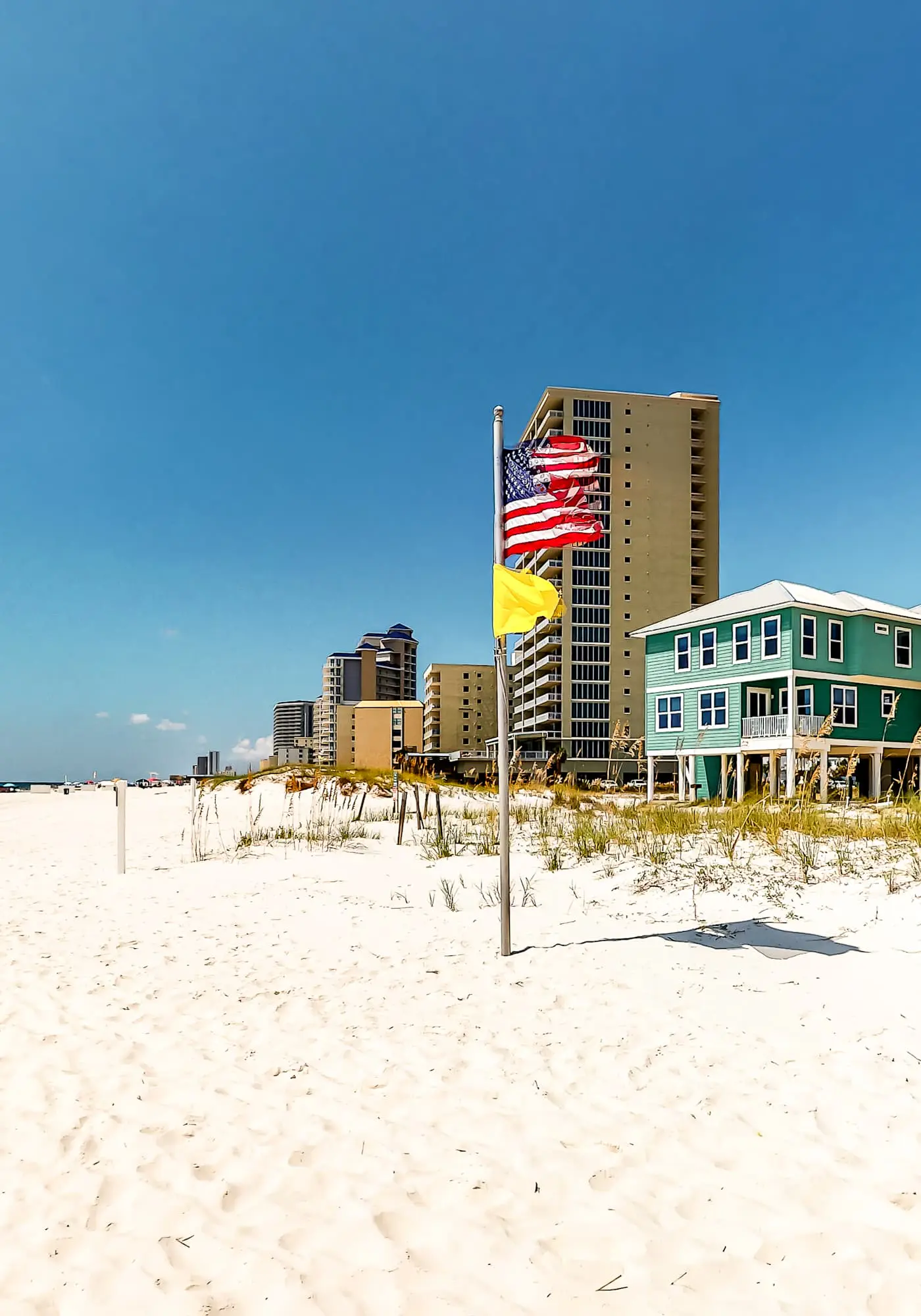 Comfortable Gulf-front condo with pool, hot tub, washer dryer, & central AC
