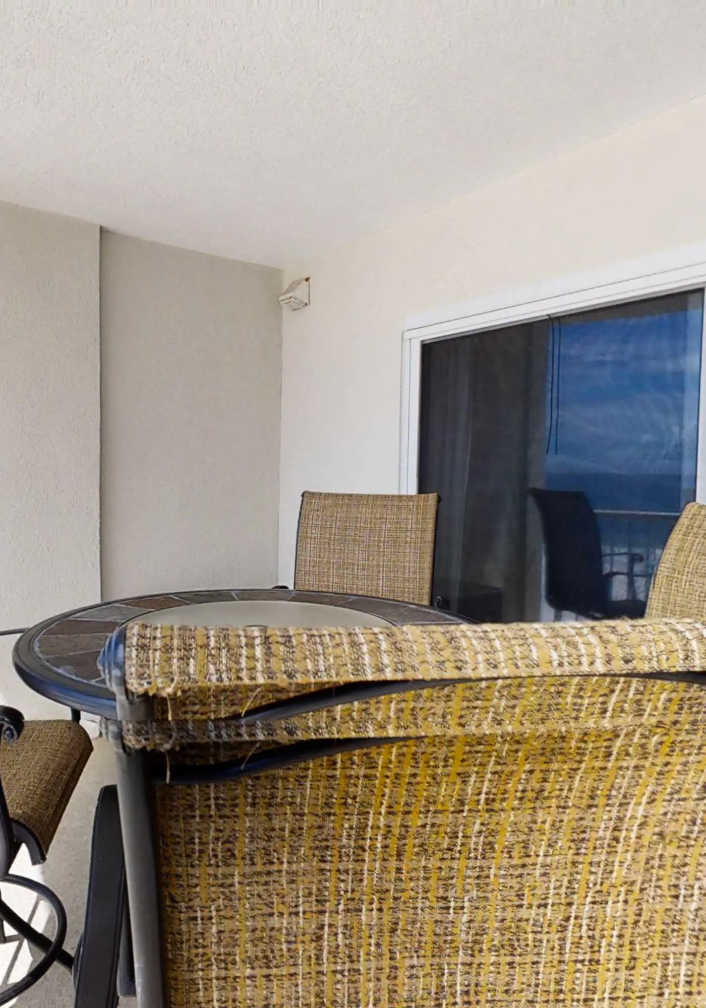 Comfortable Gulf-front condo with pool, hot tub, washer dryer, & central AC