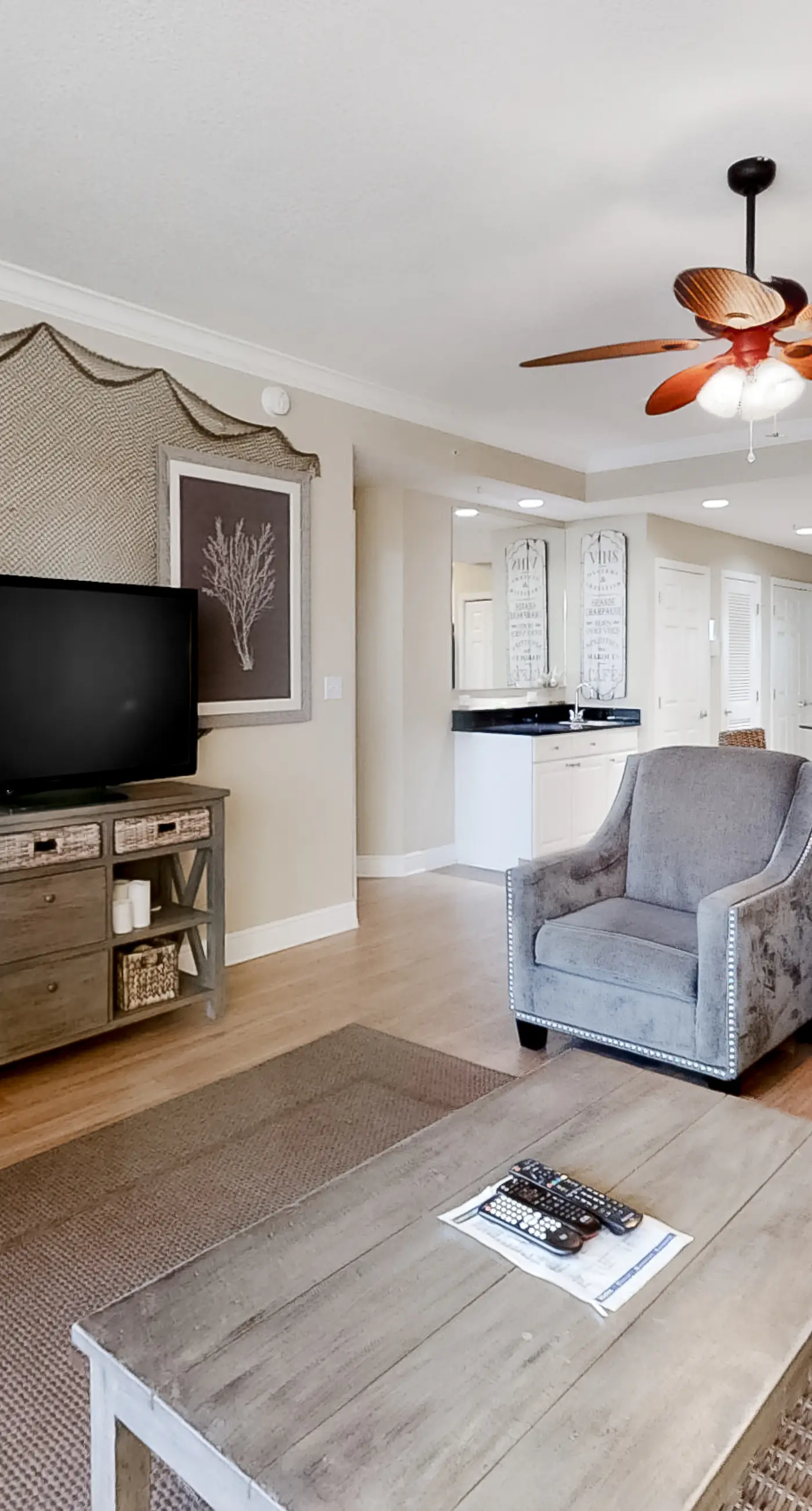 Lovely Gulf-front condo with pool, sauna, washer dryer, & central AC