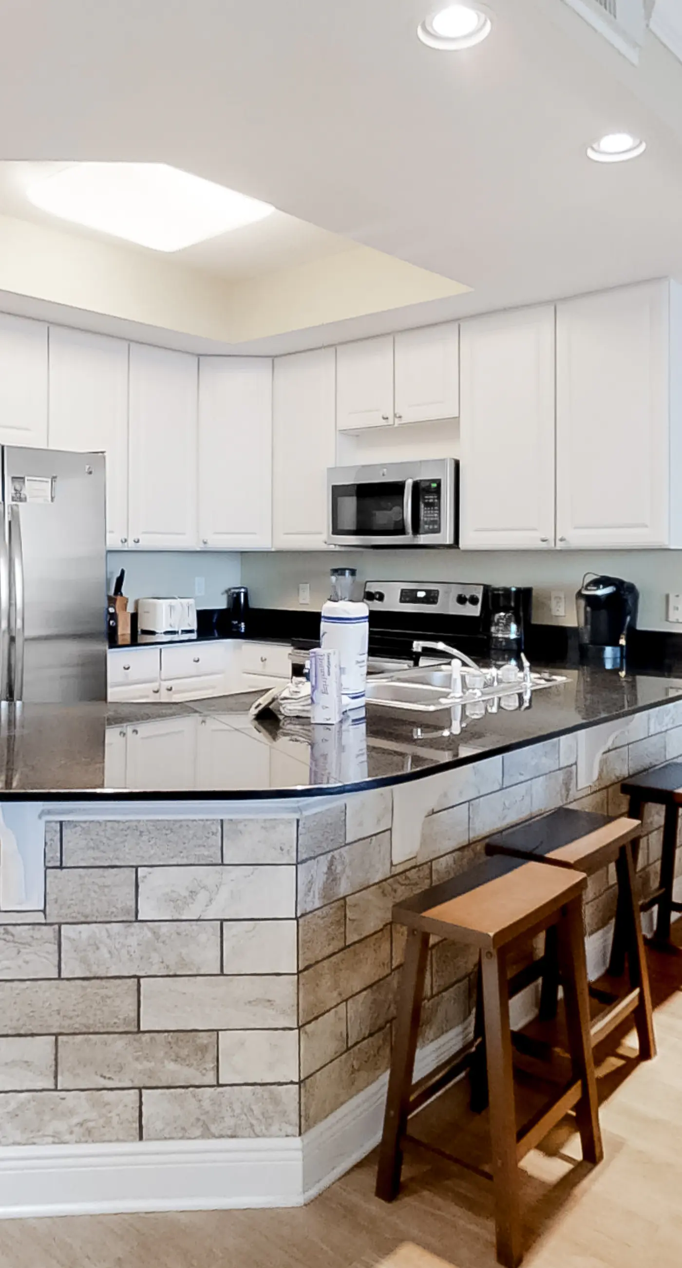 Lovely Gulf-front condo with pool, sauna, washer dryer, & central AC