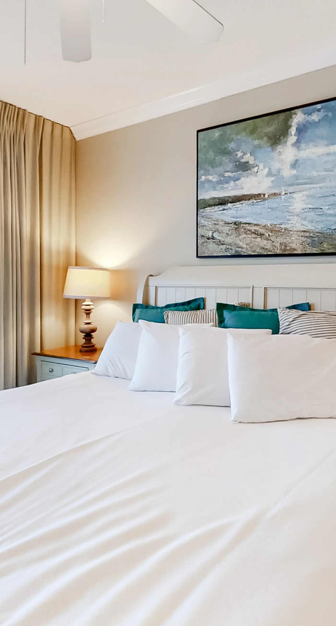 Lovely Gulf-front condo with pool, sauna, washer dryer, & central AC