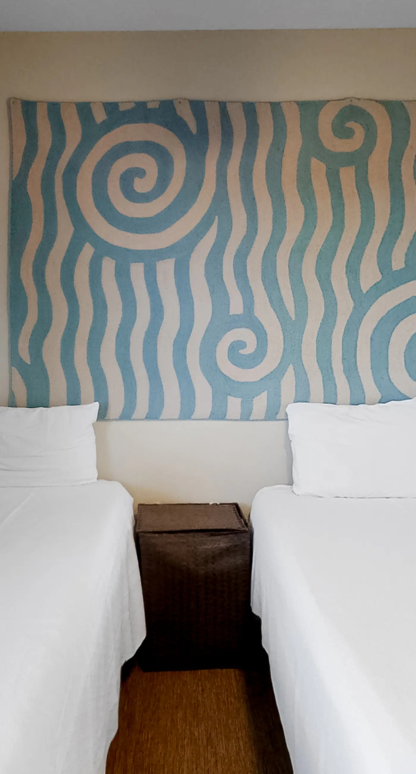 Lovely Gulf-front condo with pool, sauna, washer dryer, & central AC