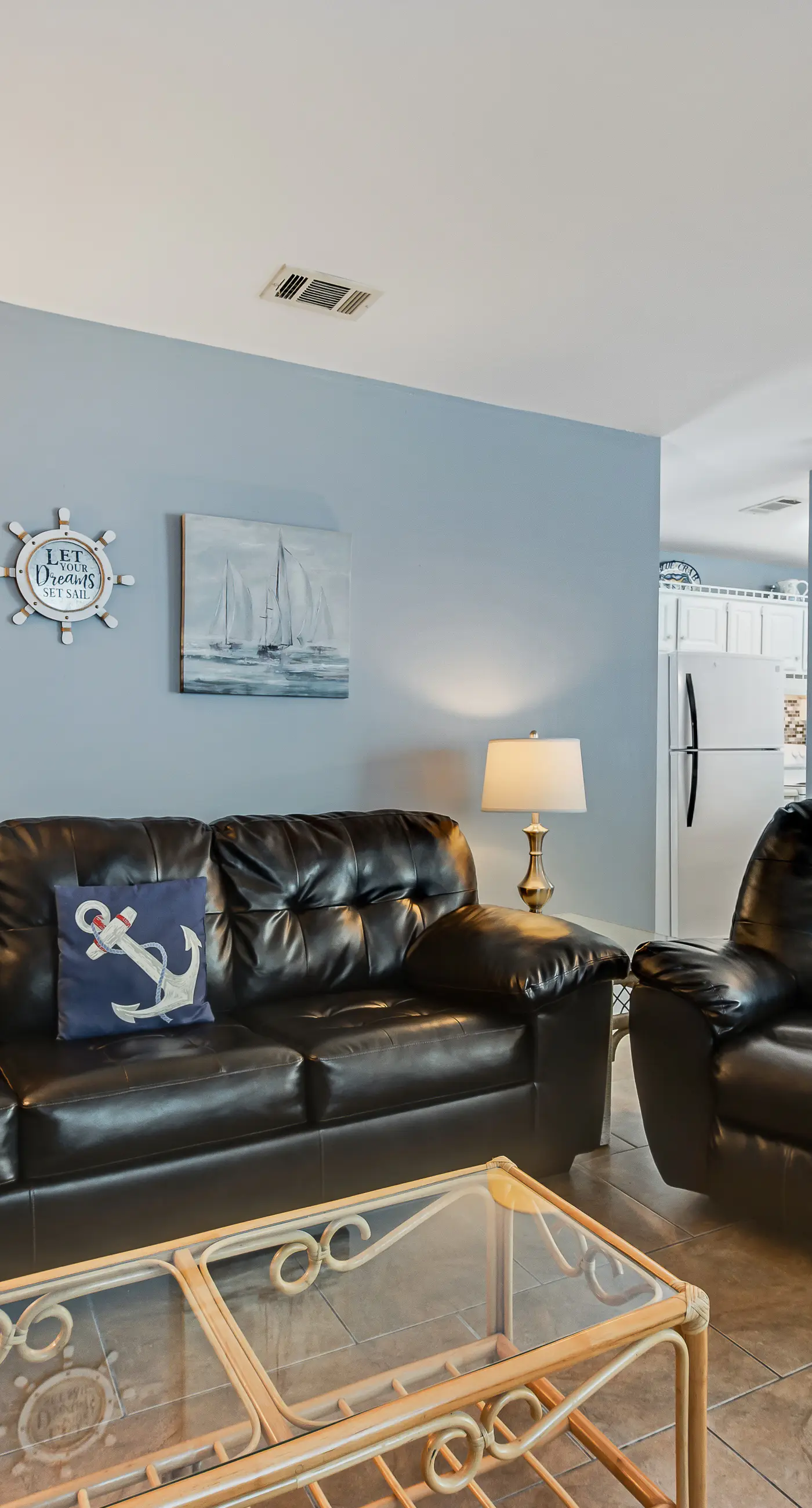 Comfortable Condo at a Beachfront Complex w AC, WiFi, Balconies & Shared Pool